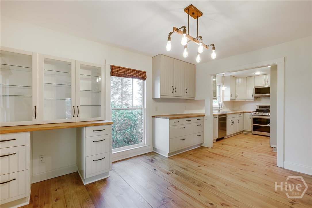 dining to kitchen