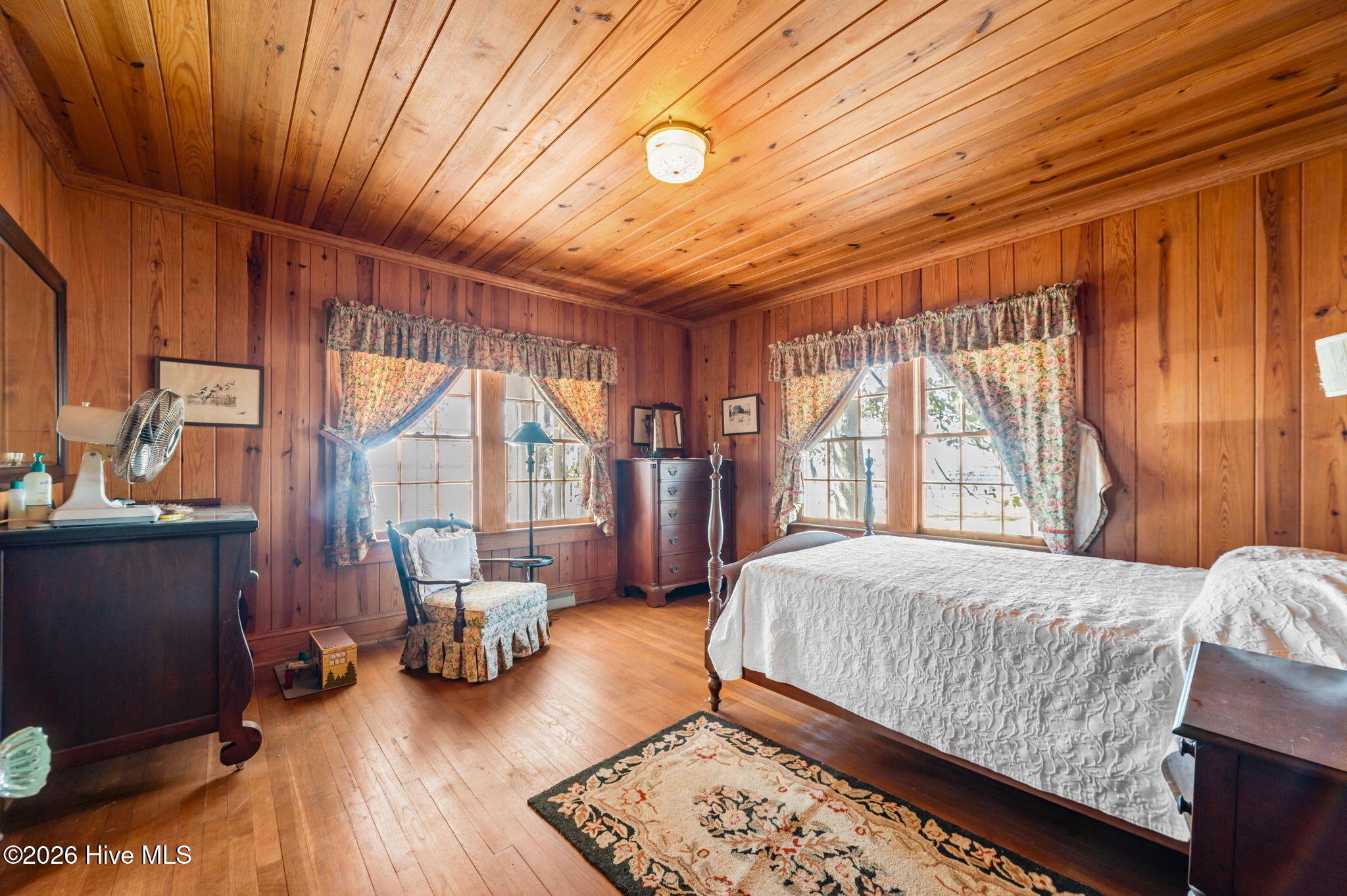 Shows as 6 BR, Tax Card says 4. No Septic Records Available.