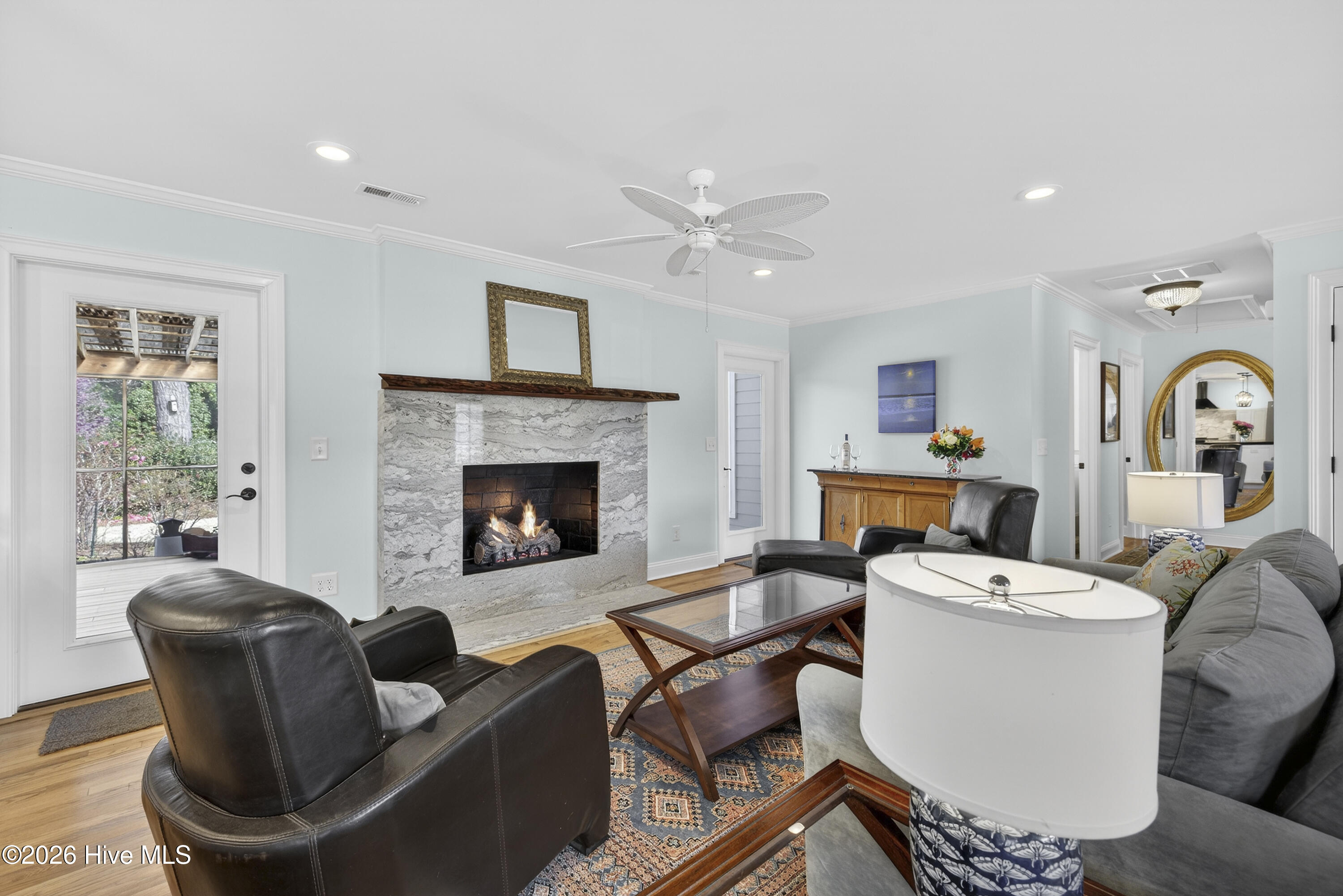 100559114 | Photo 11