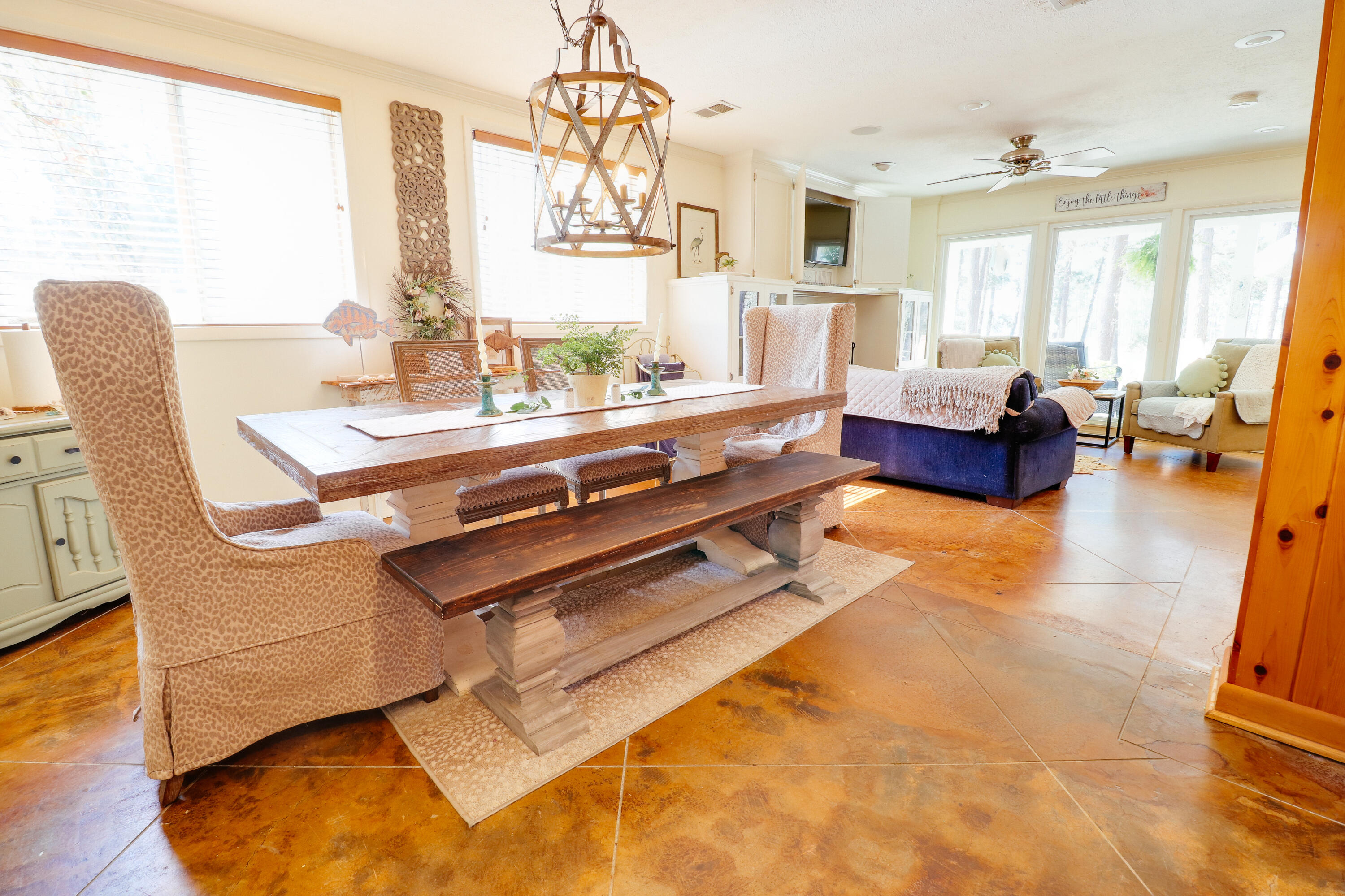 1061 Delaware Dr-8
