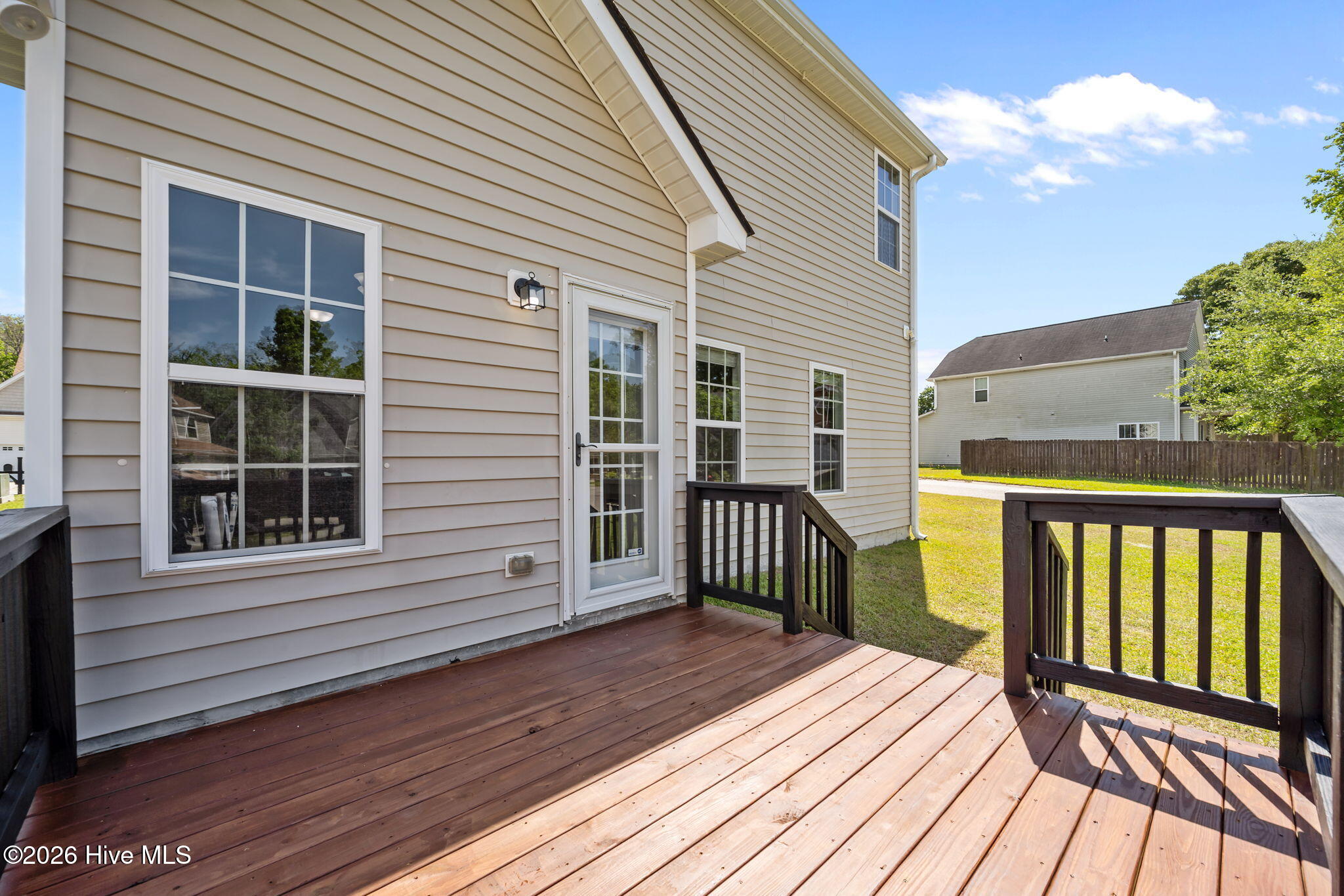 100570344 | Photo 37