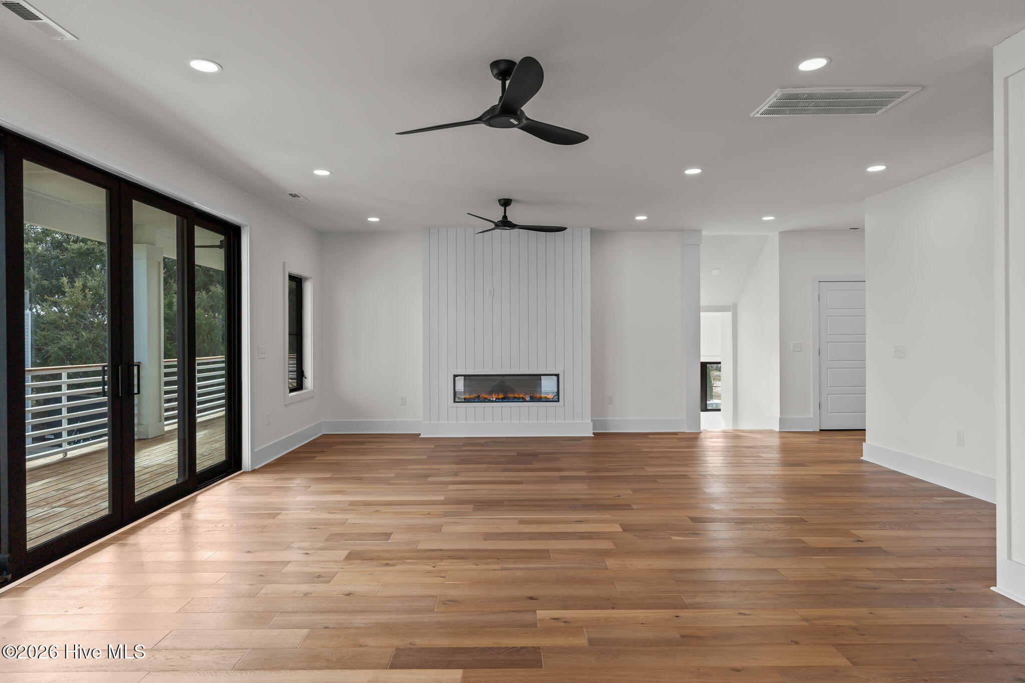 100553287 | Photo 39