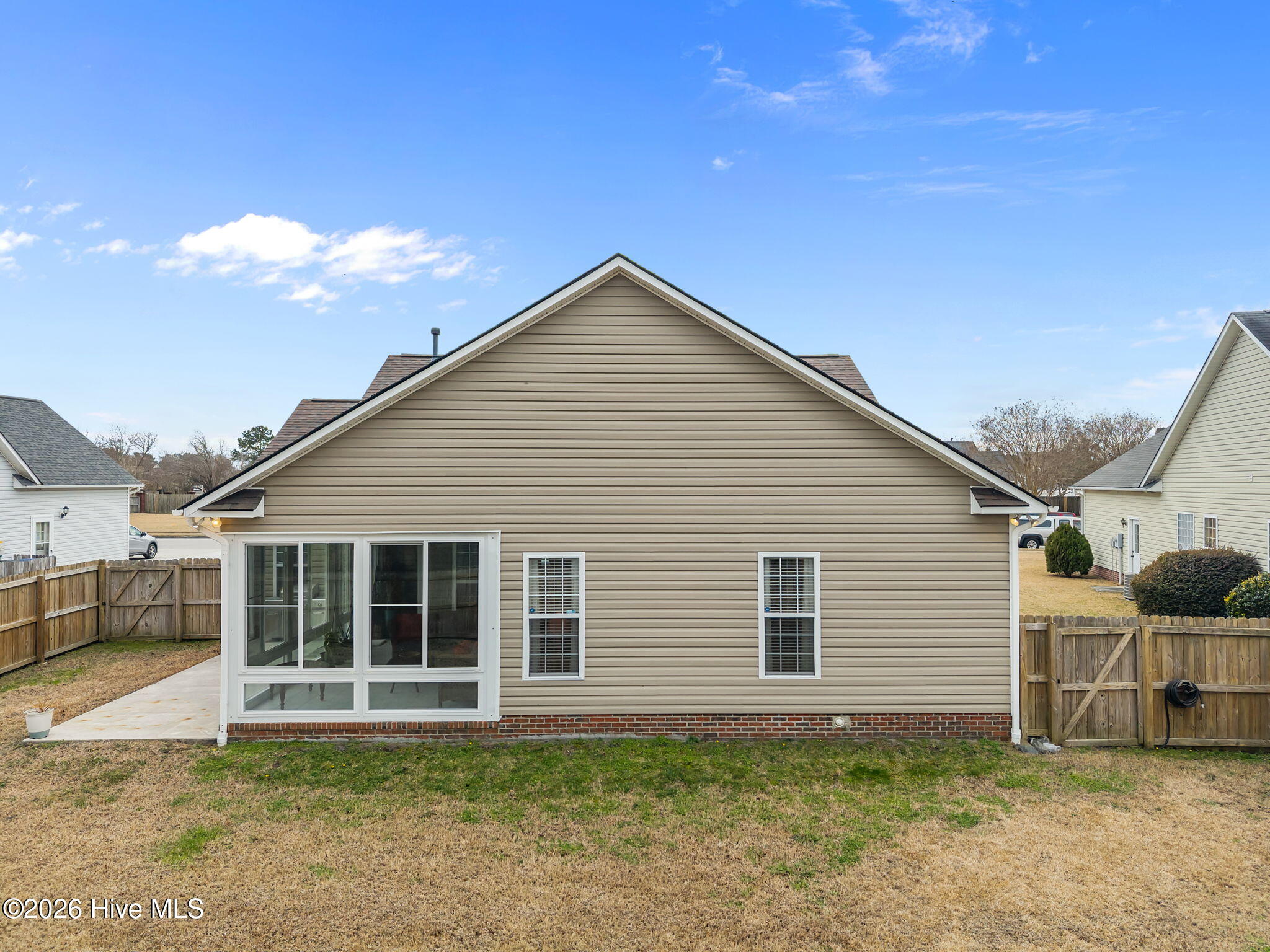 100557483 | Photo 36