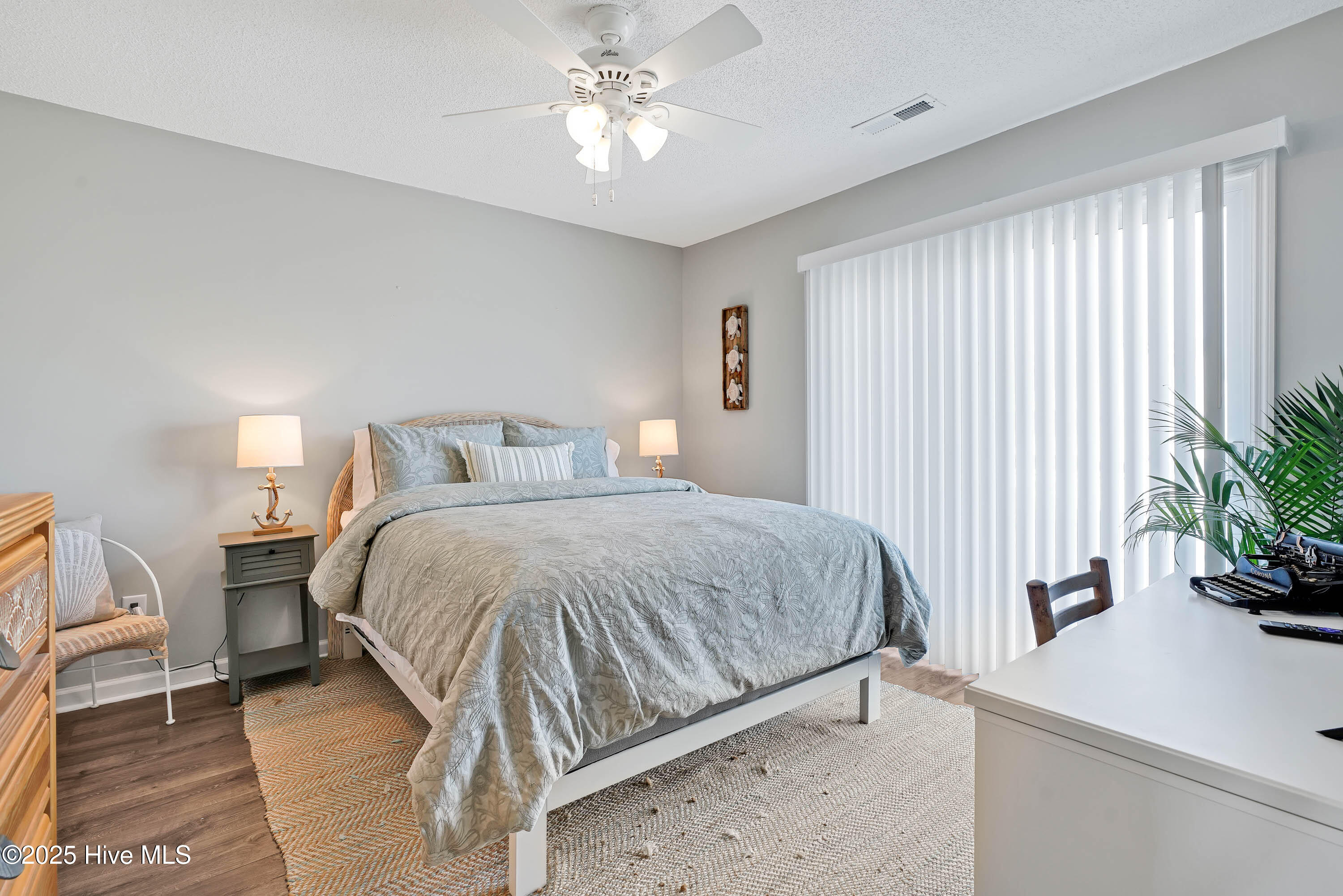 100543456 | Photo 25