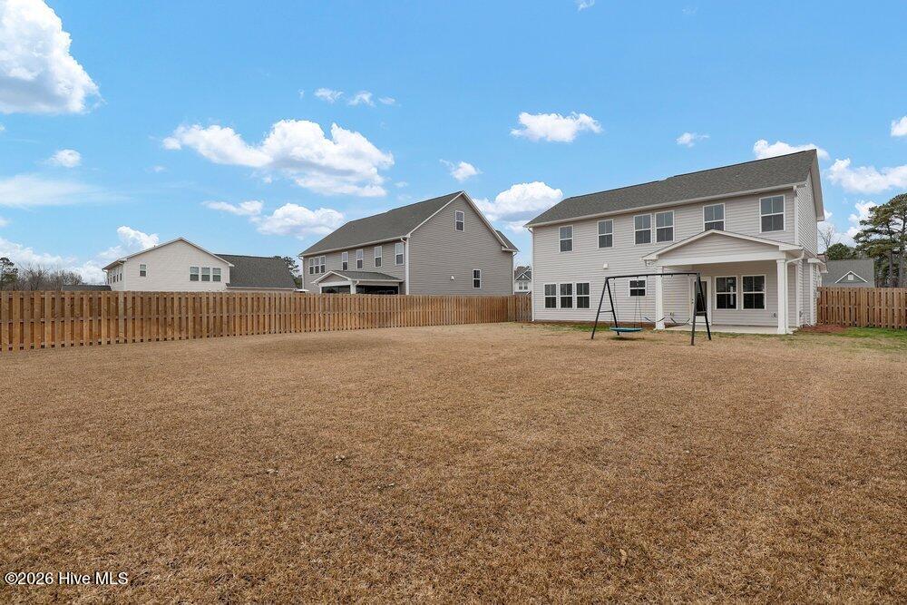 100558319 | Photo 29