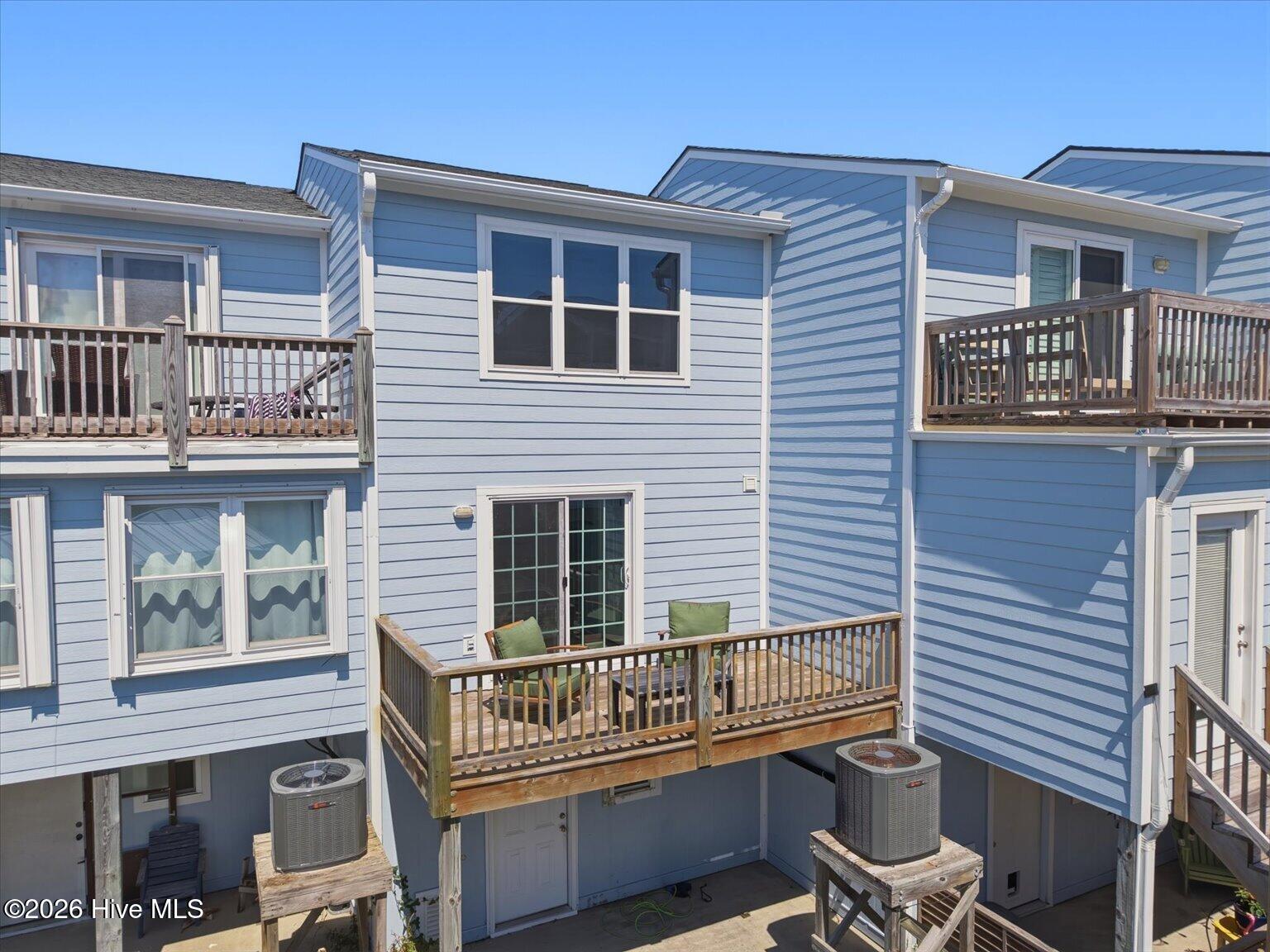 100570154 | Photo 17