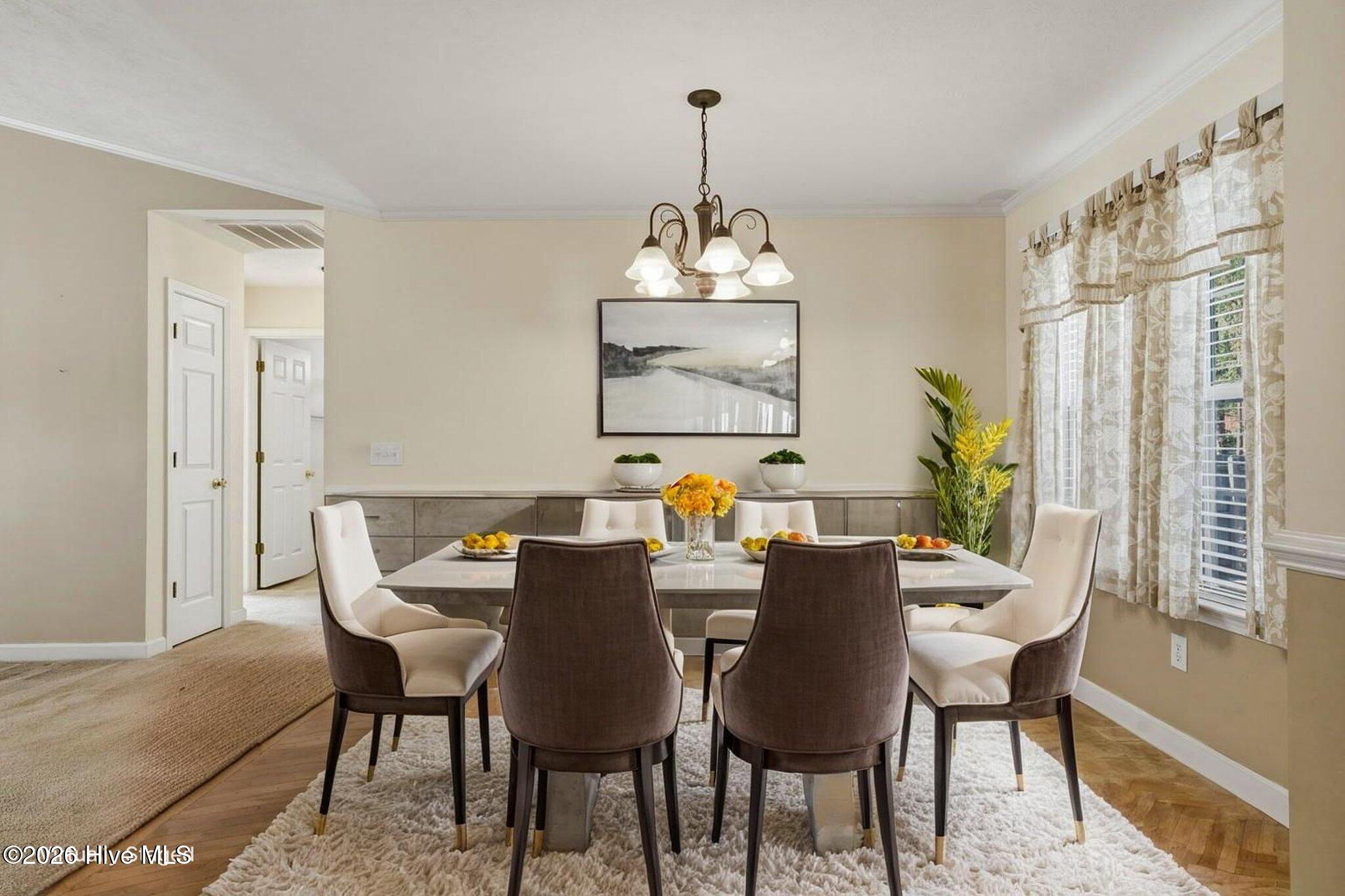 100555280 | Photo 12