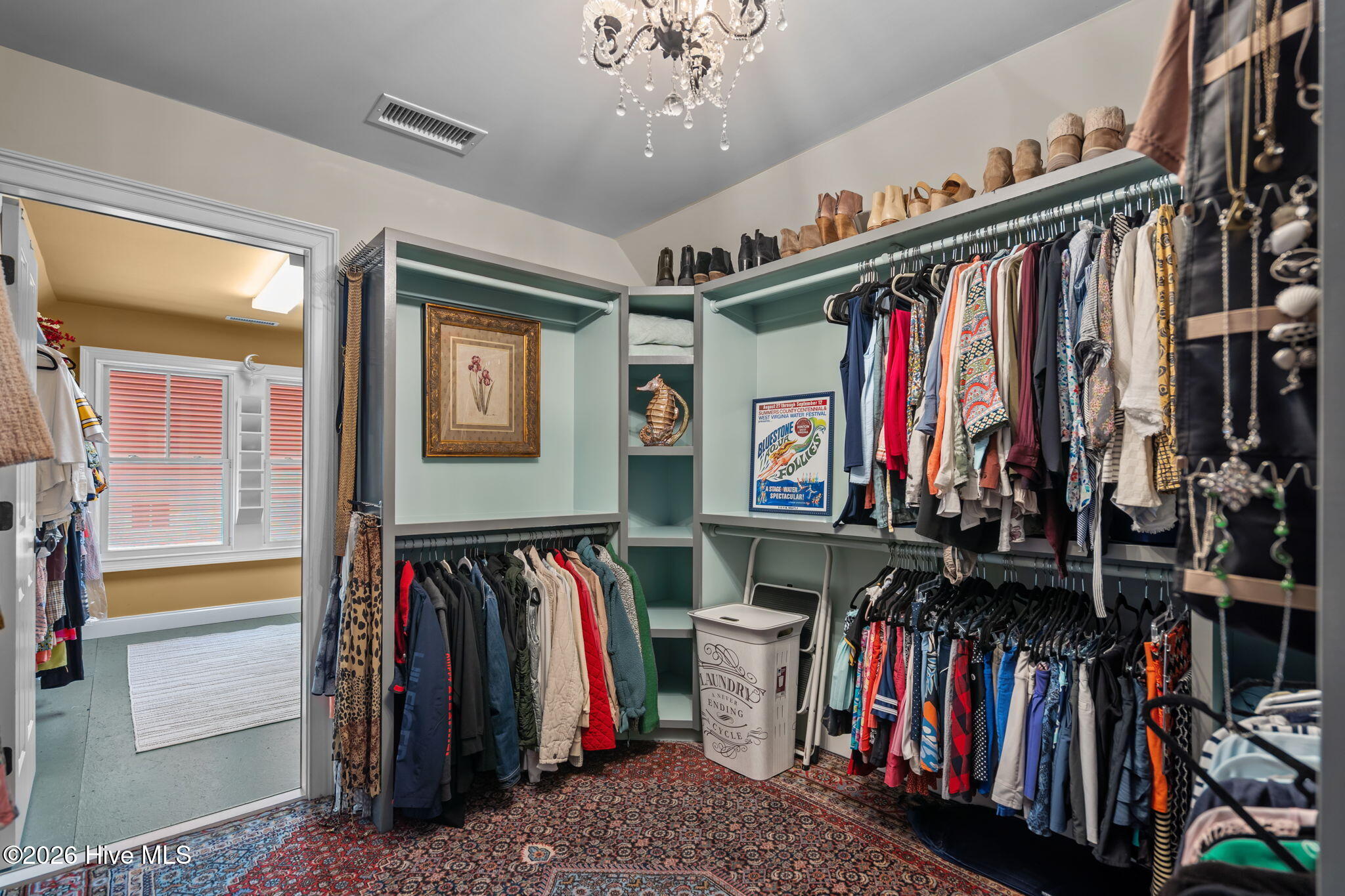 100551618 | Photo 43