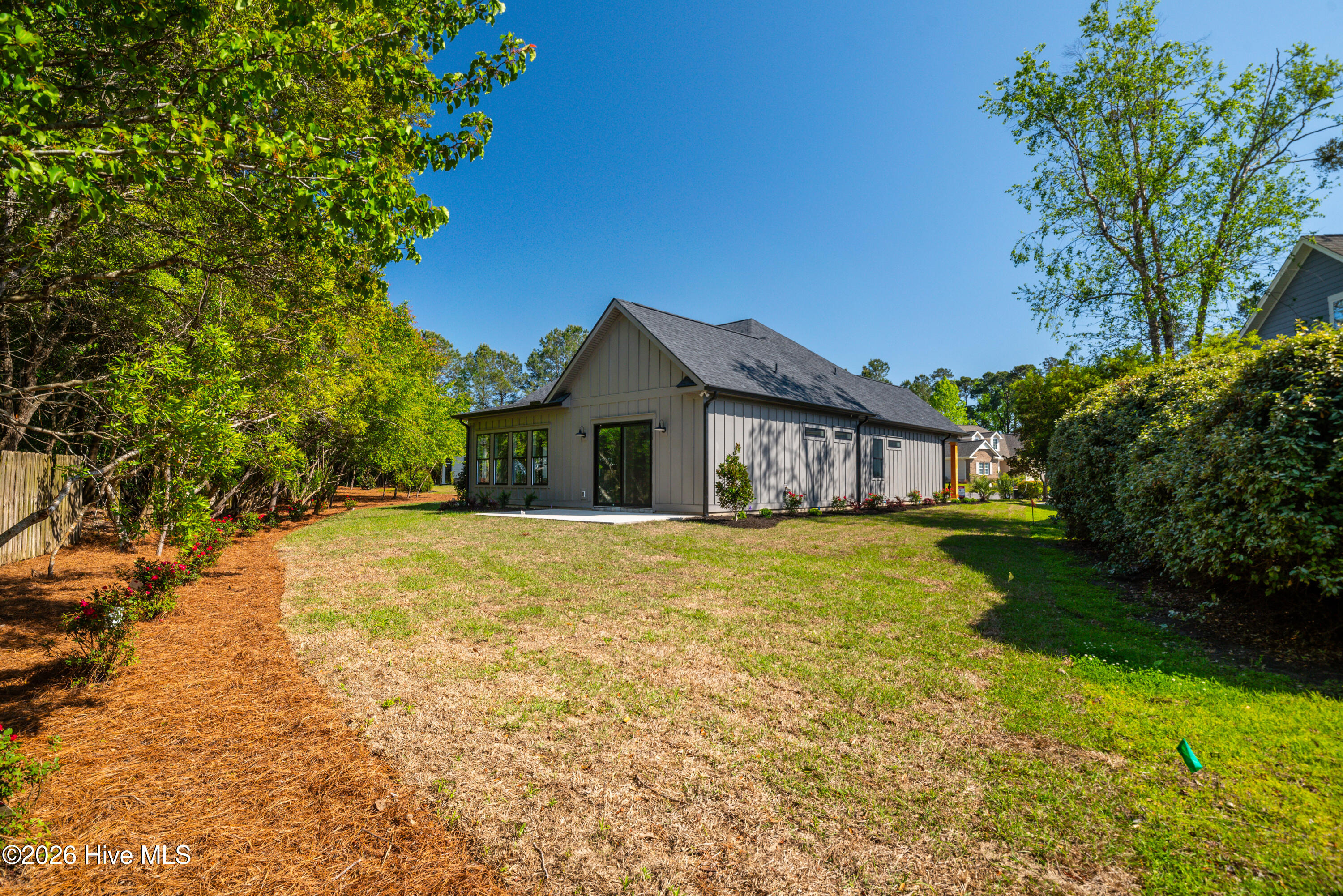 100547115 | Photo 44