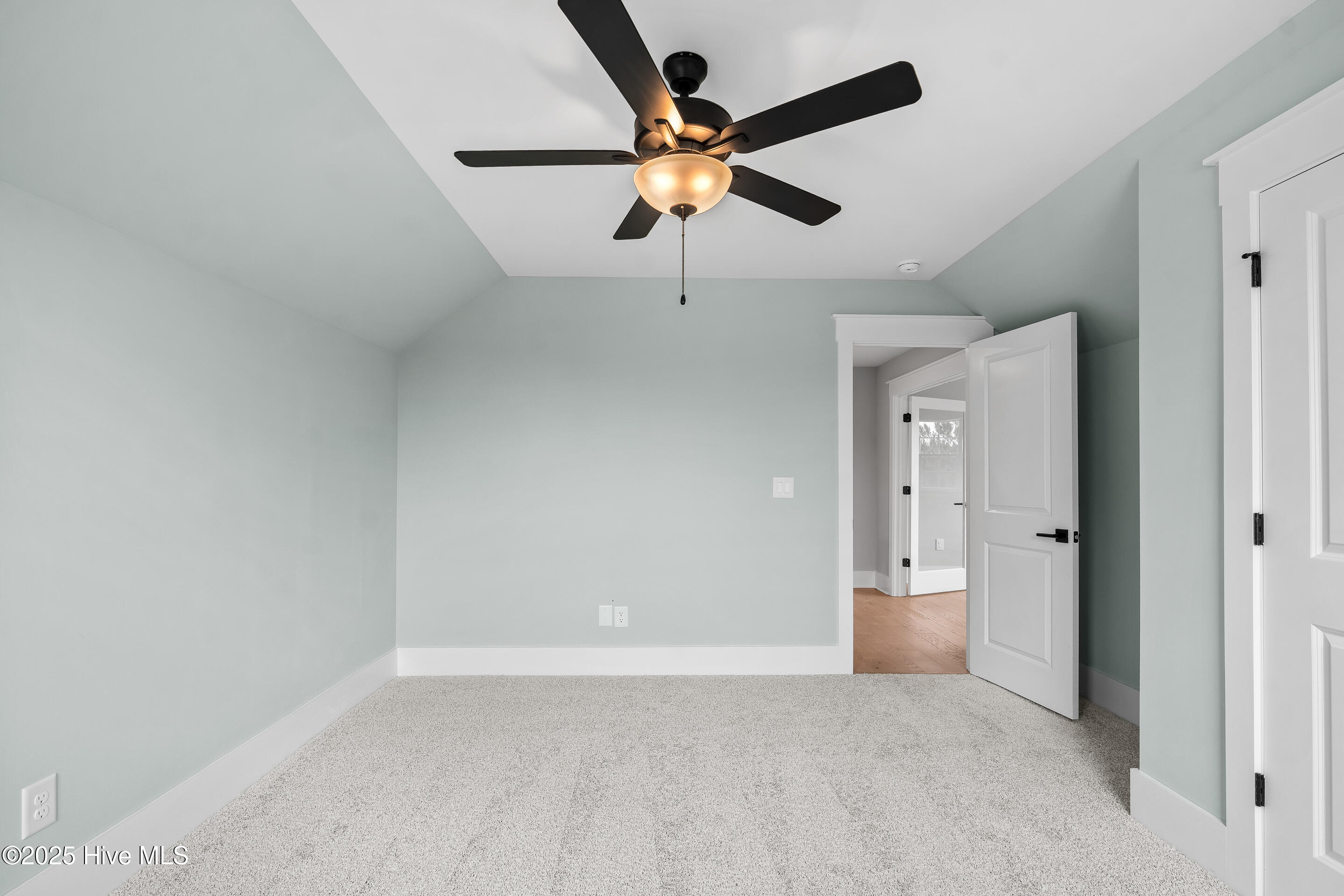 100552553 | Photo 39