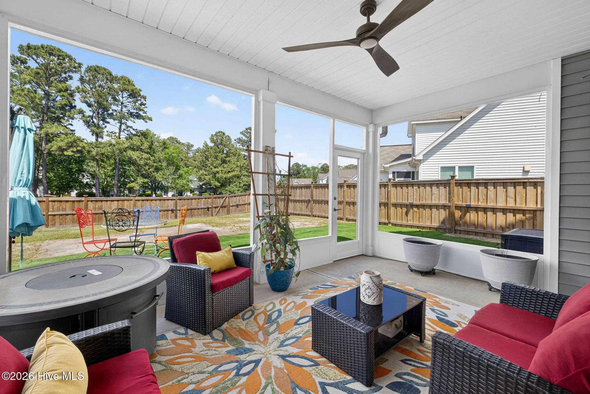 100569620 | Photo 27