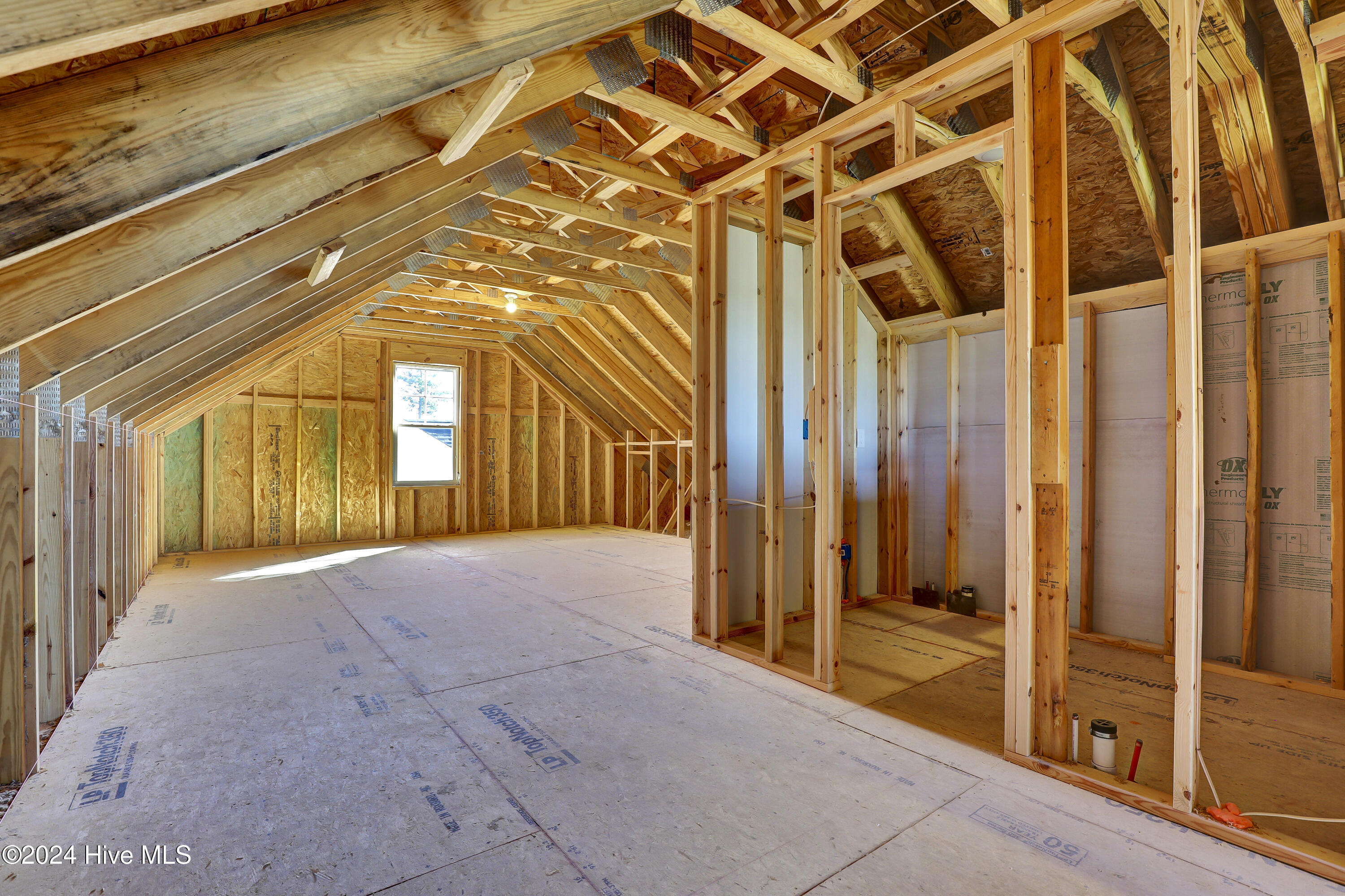 100477041 | Photo 26