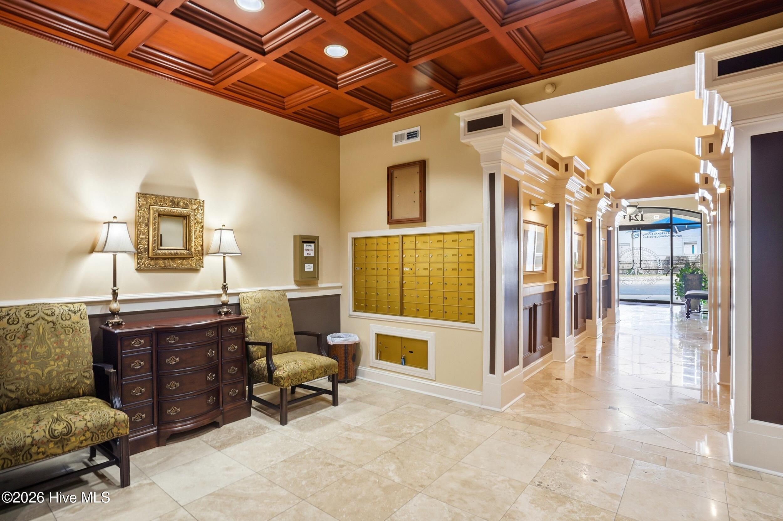 100570172 | Photo 34