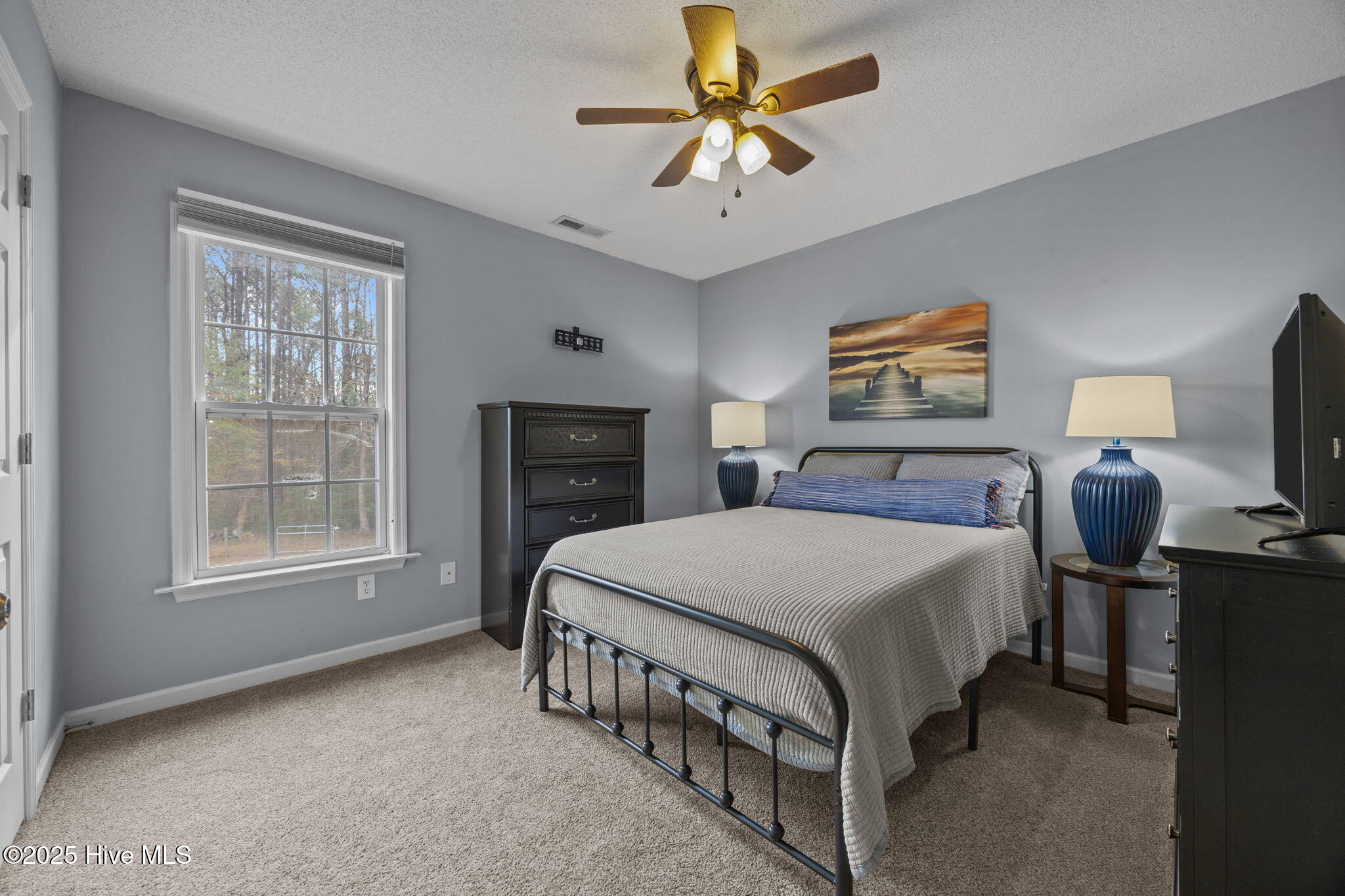 100544220 | Photo 16