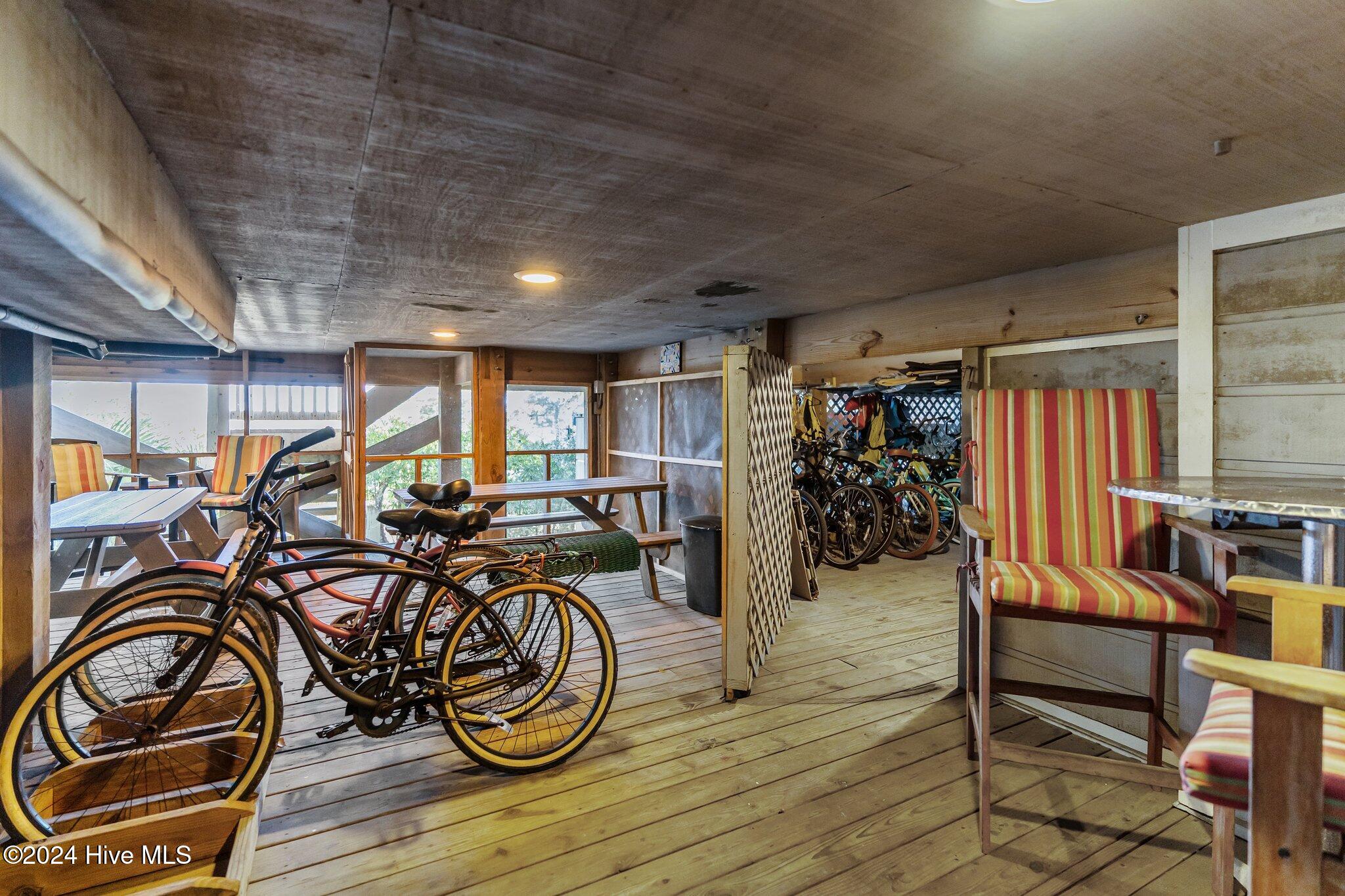 100551780 | Photo 52