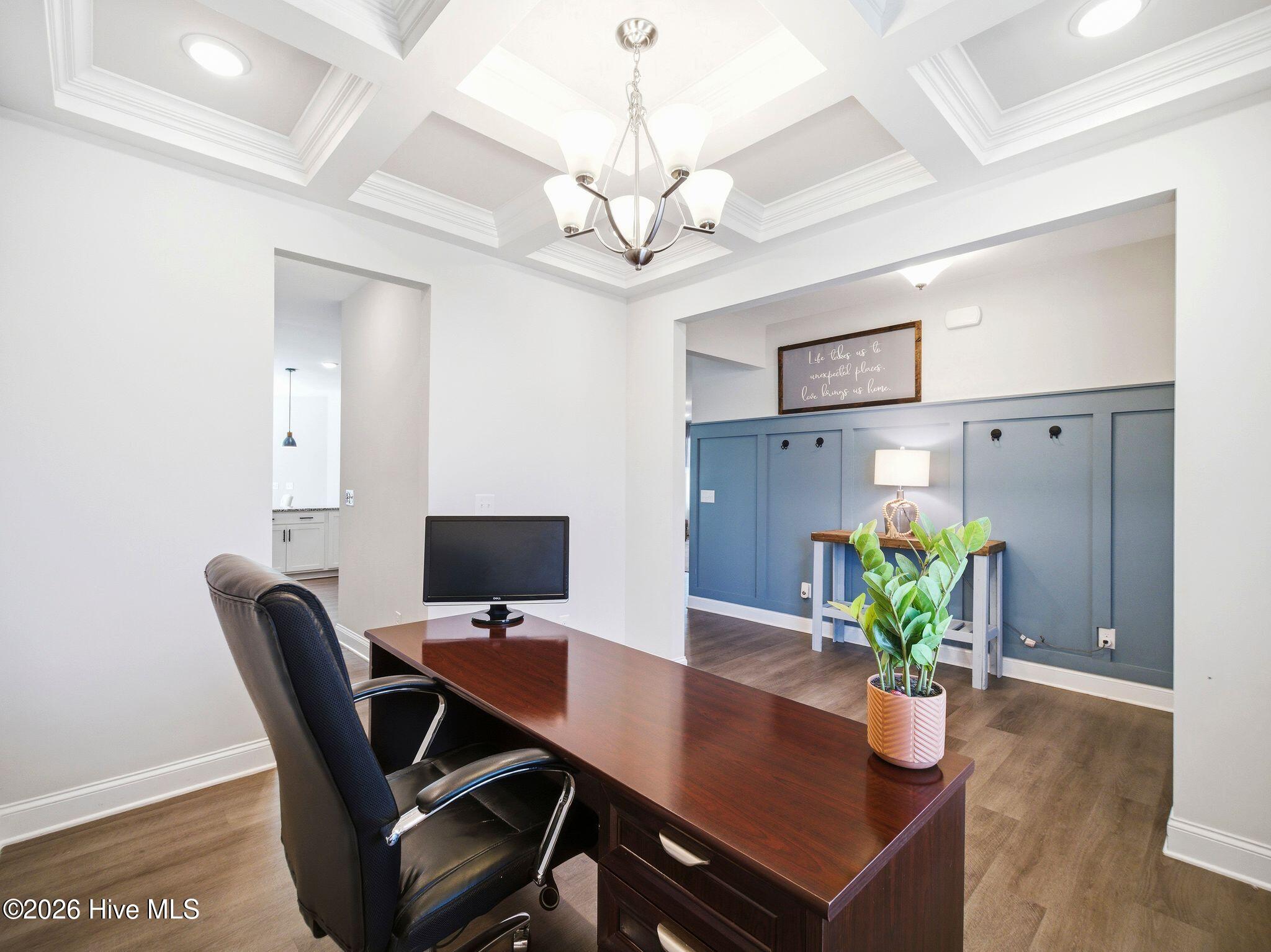 100569792 | Photo 11