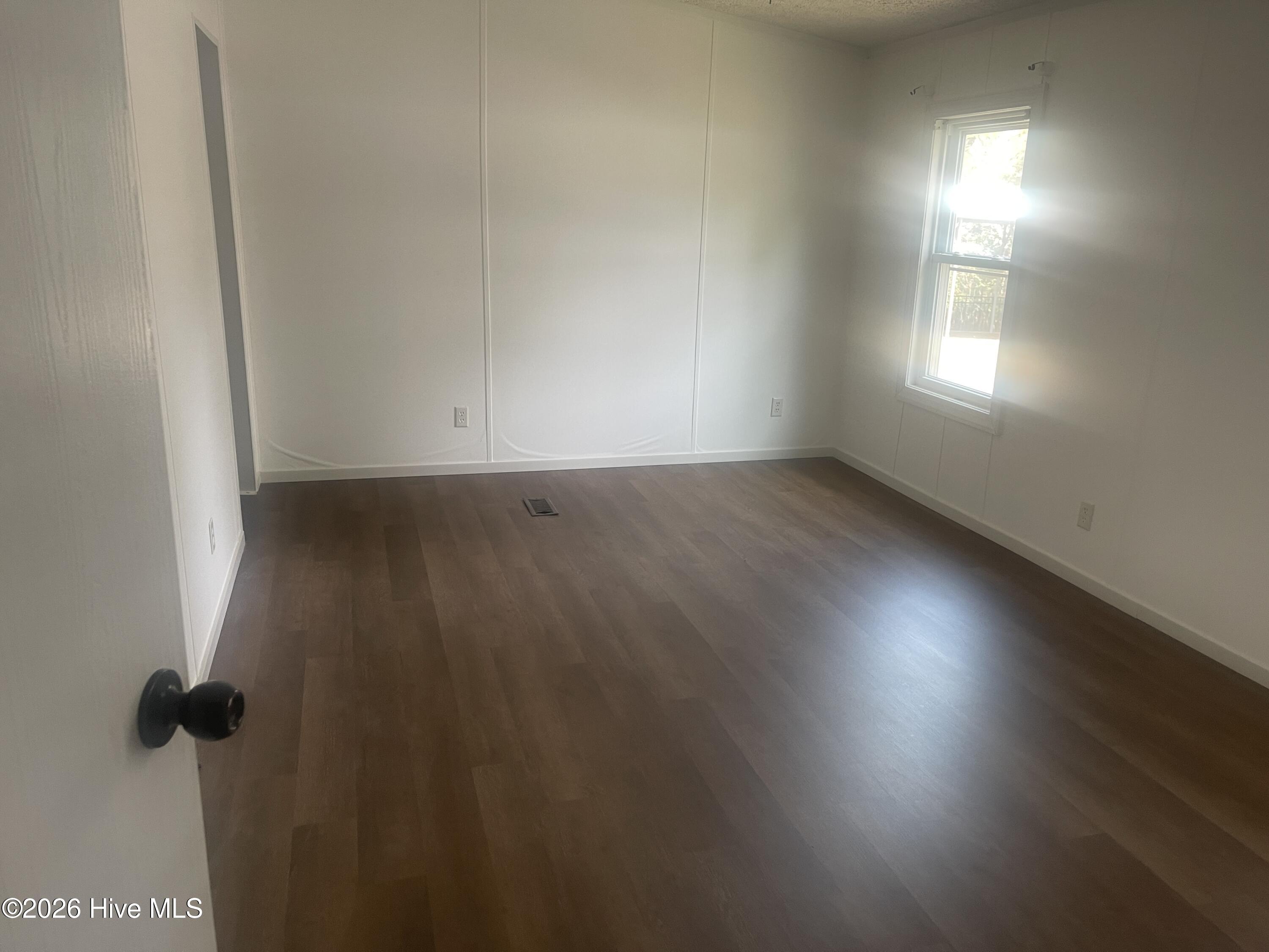 100562233 | Photo 12