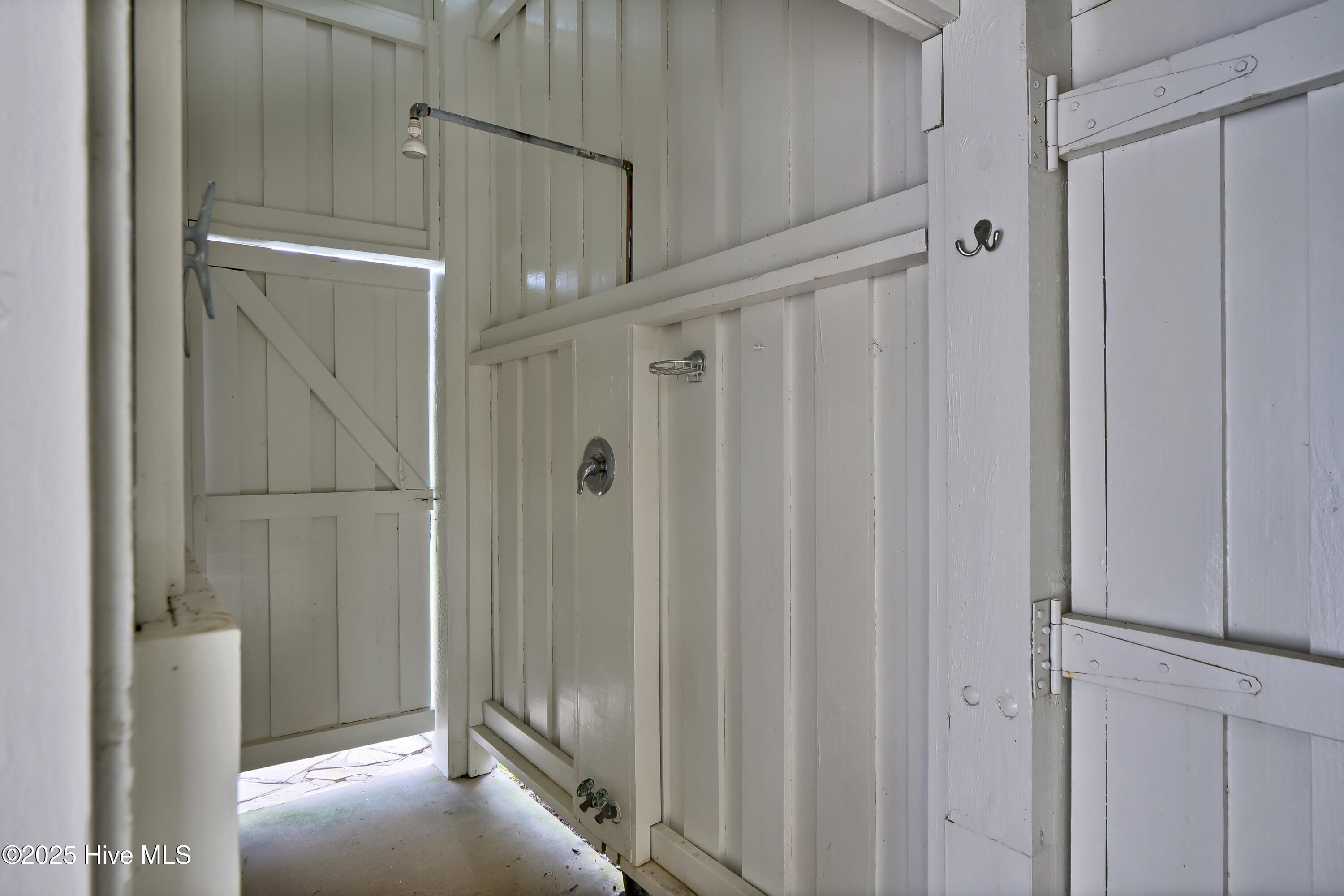 100536471 | Photo 69