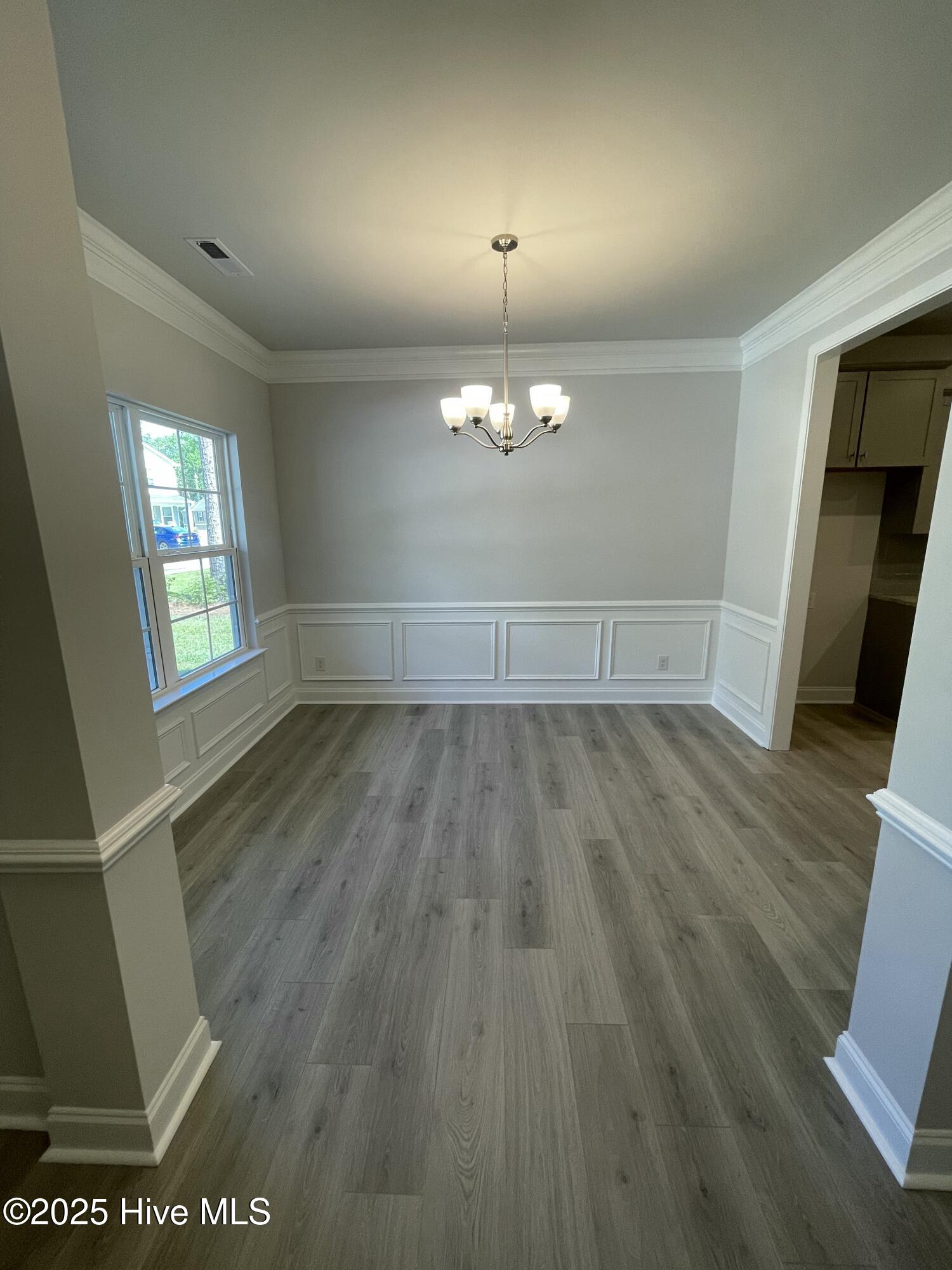 100522611 | Photo 11