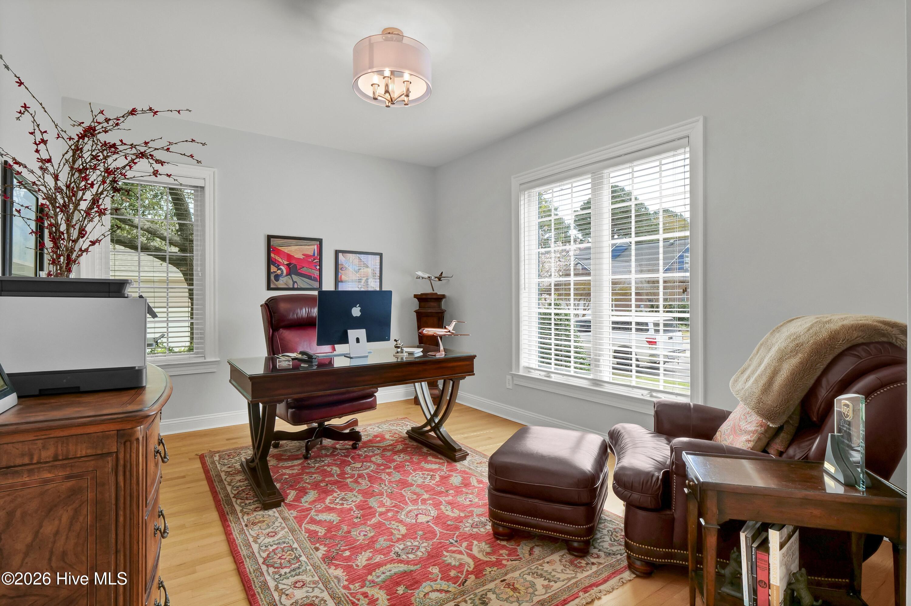 100563212 | Photo 11