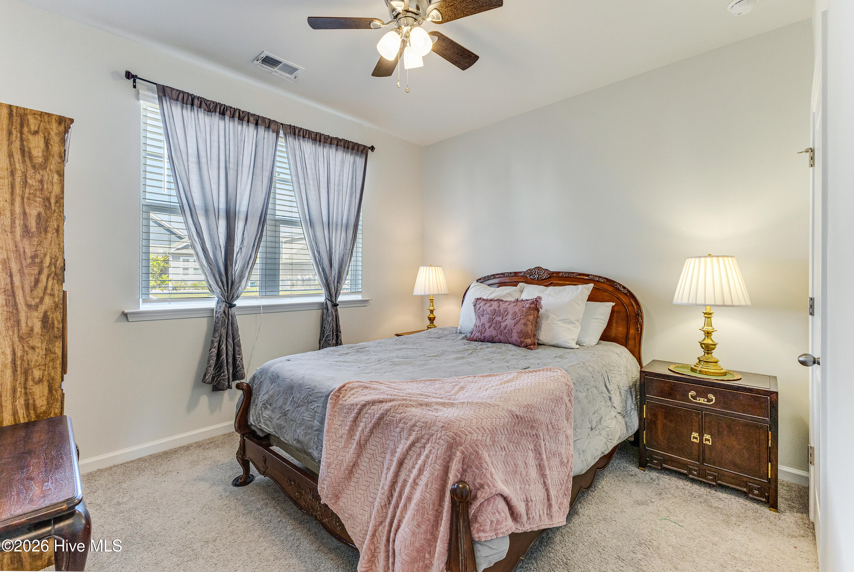 100566336 | Photo 27