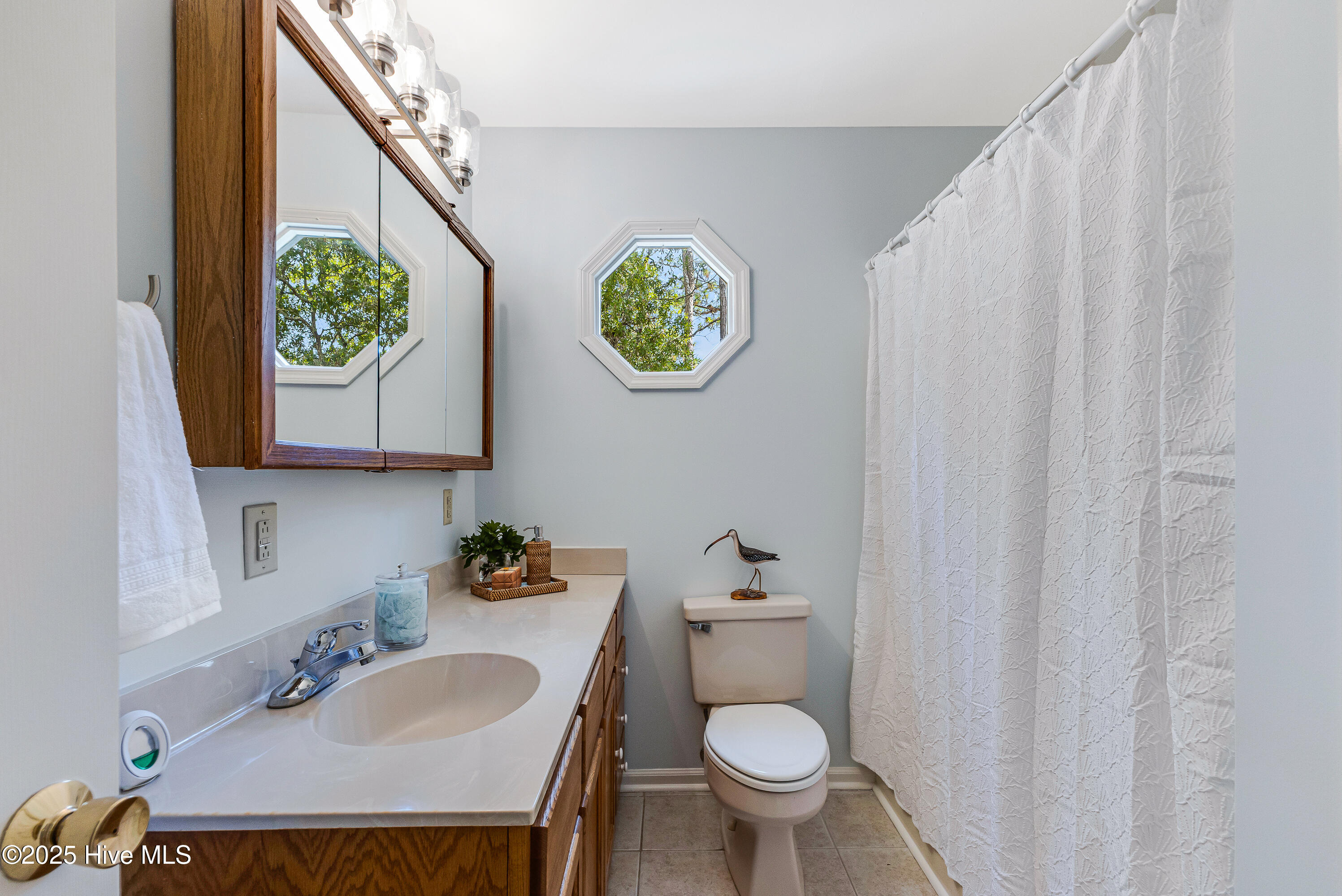 100538127 | Photo 31