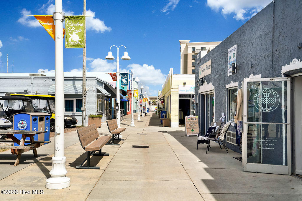 100561718 | Photo 14