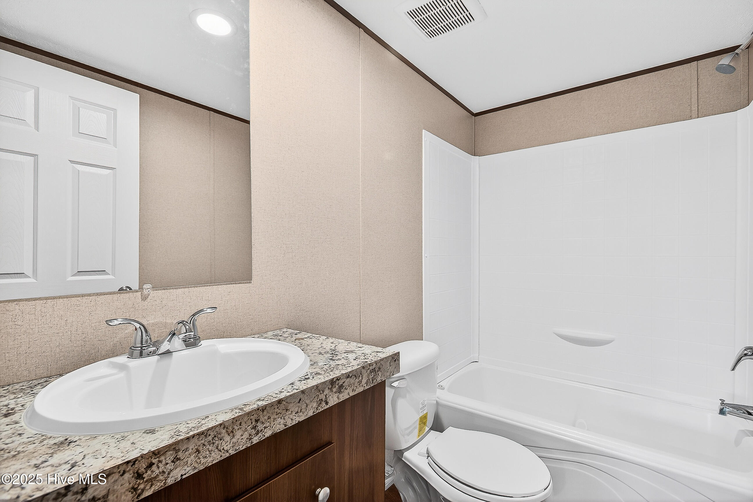 100537518 | Photo 23