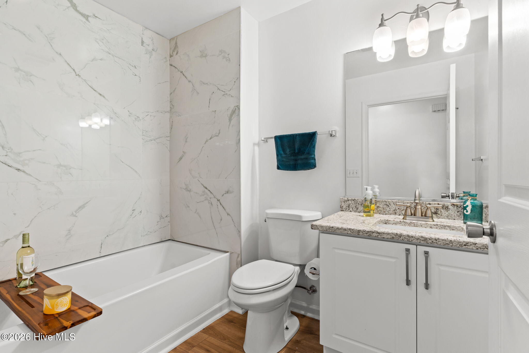 100559662 | Photo 33