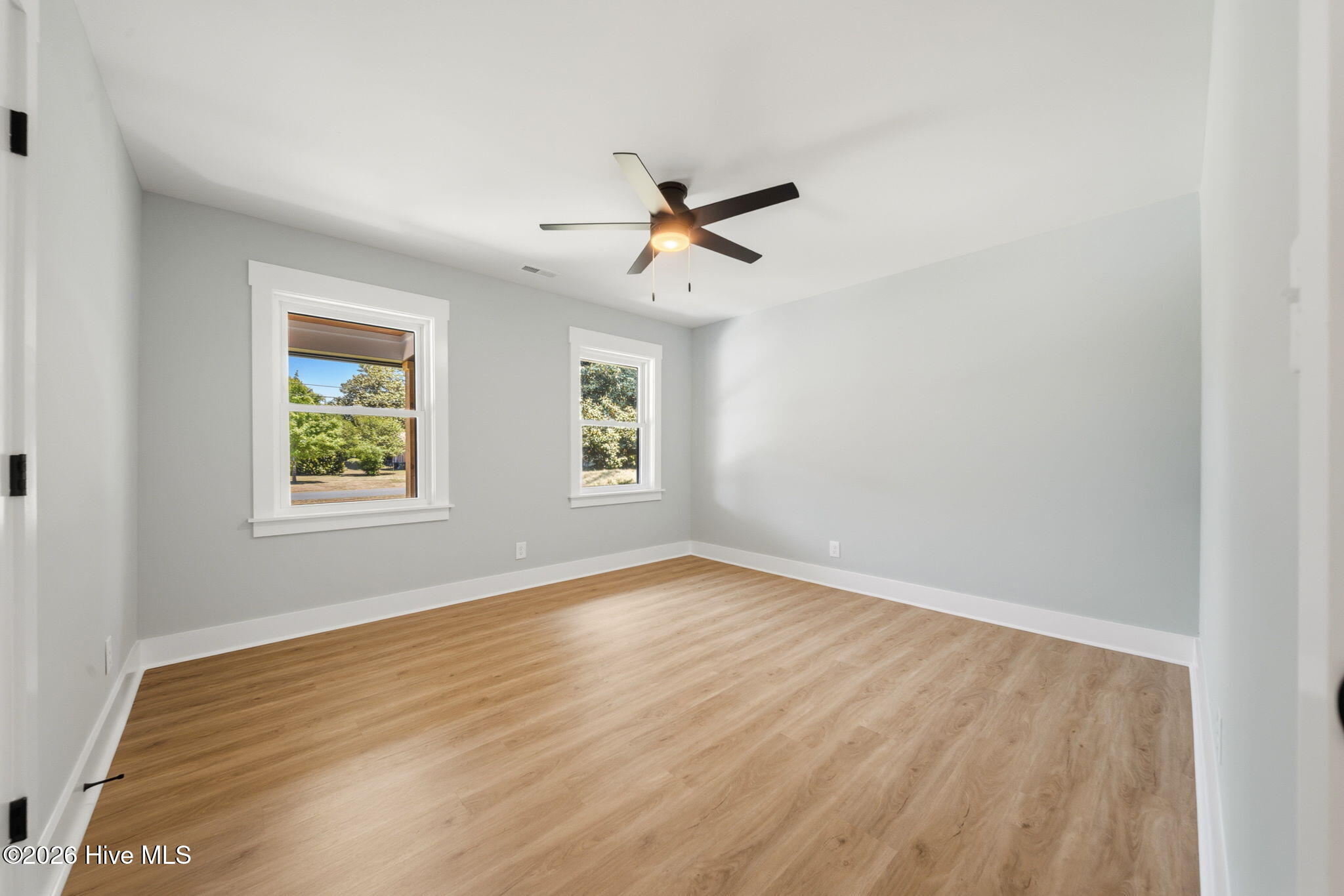 100569769 | Photo 47