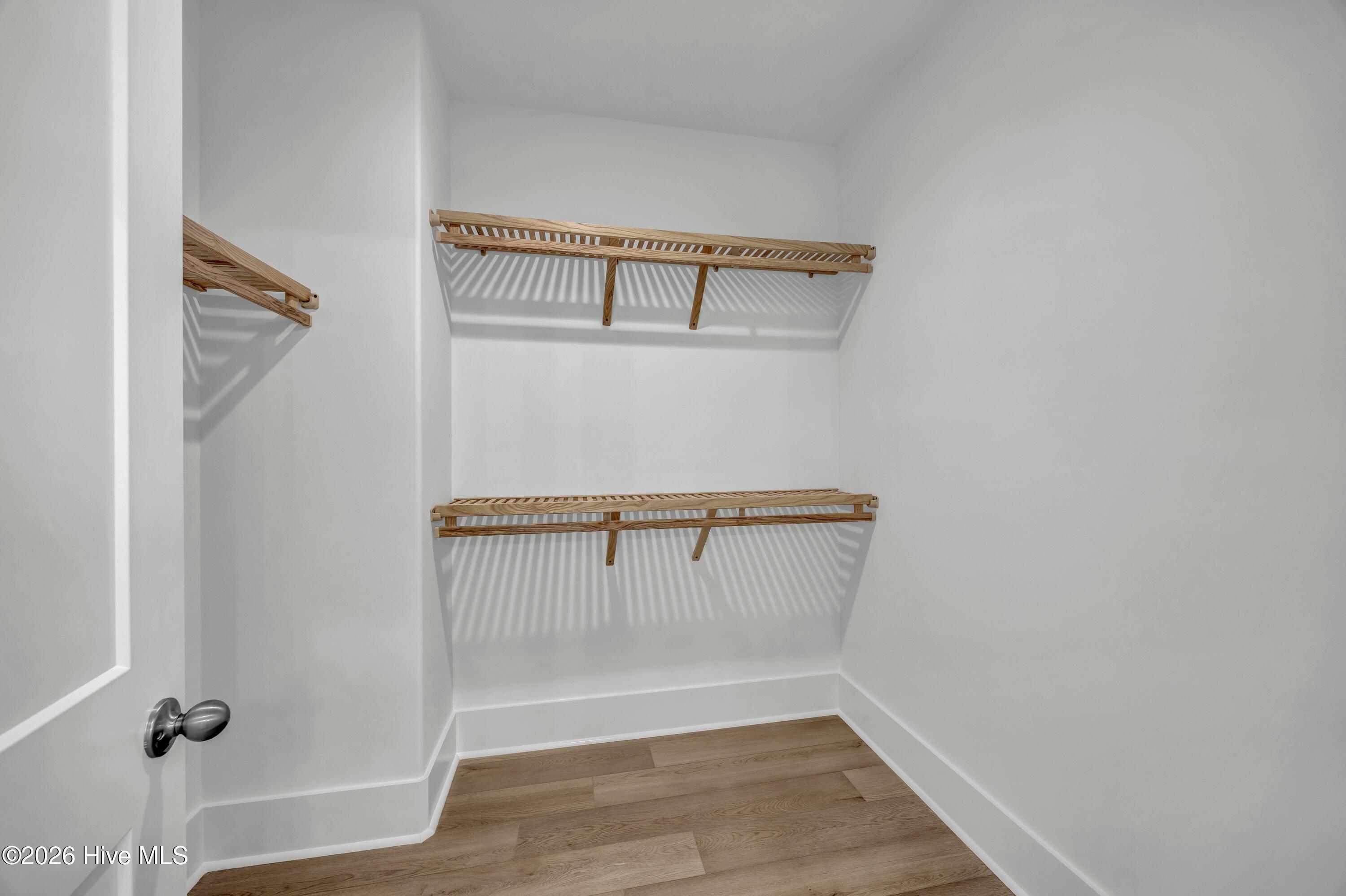 100547771 | Photo 23