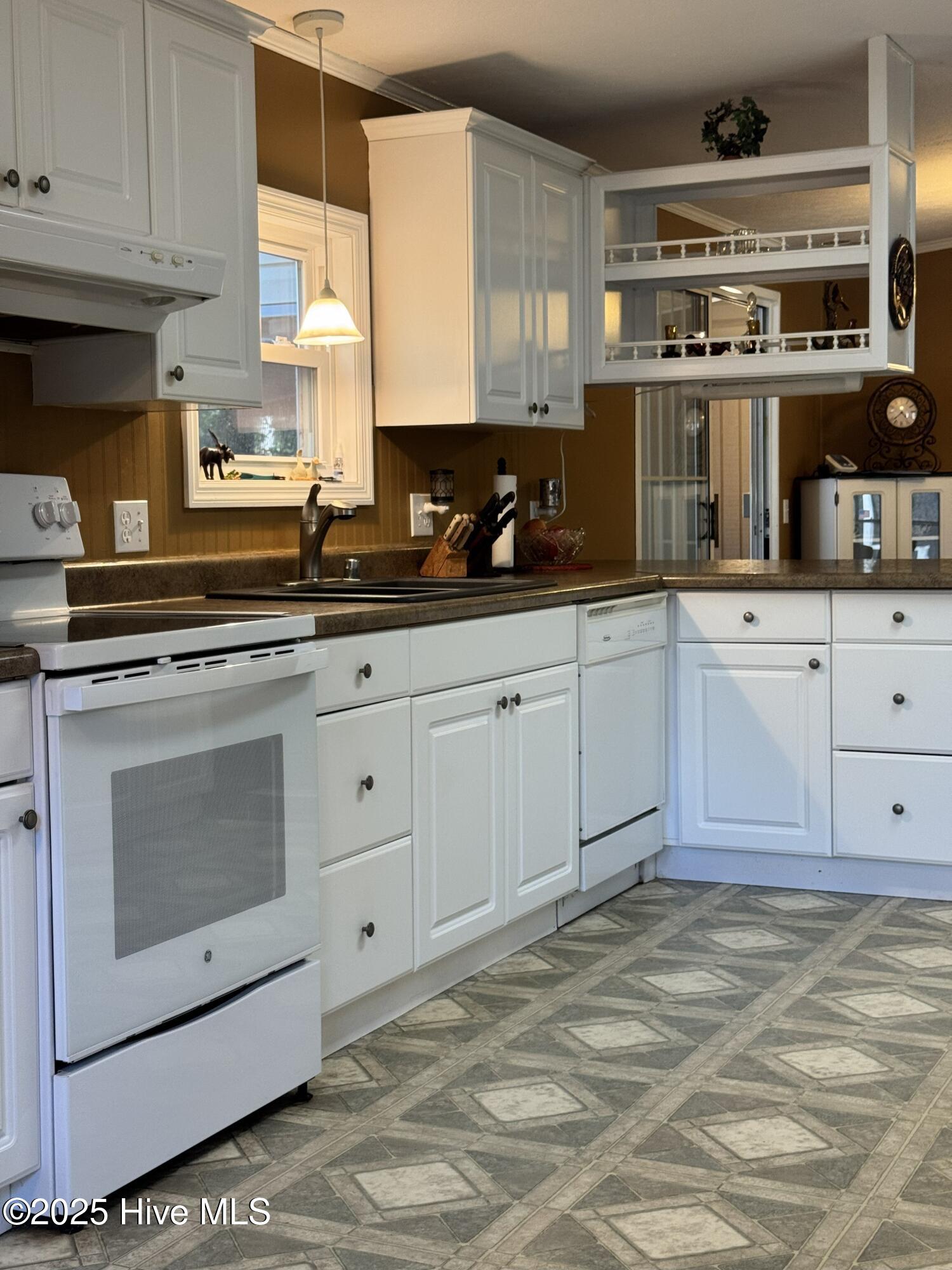 100538236 | Photo 57