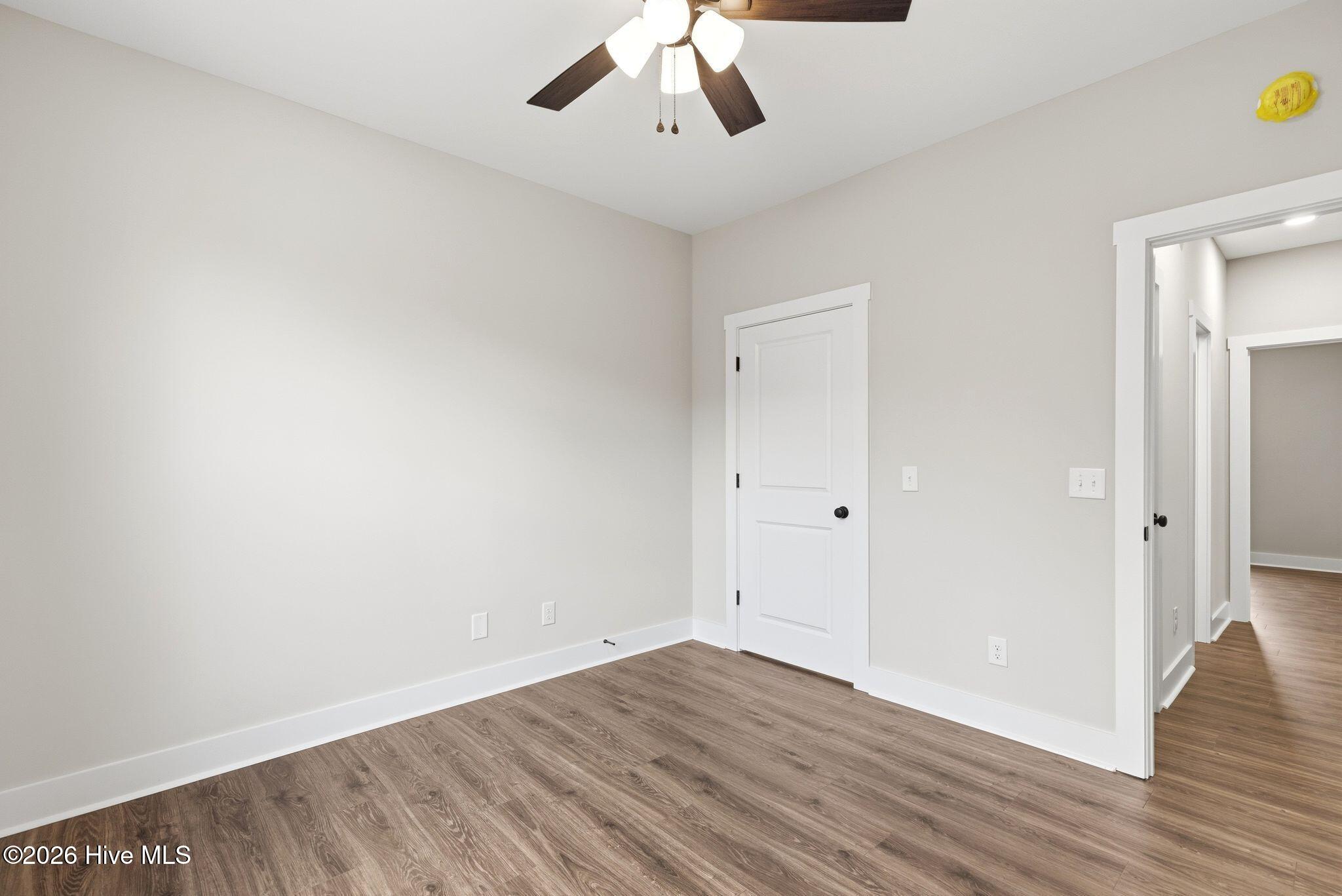 100559286 | Photo 35