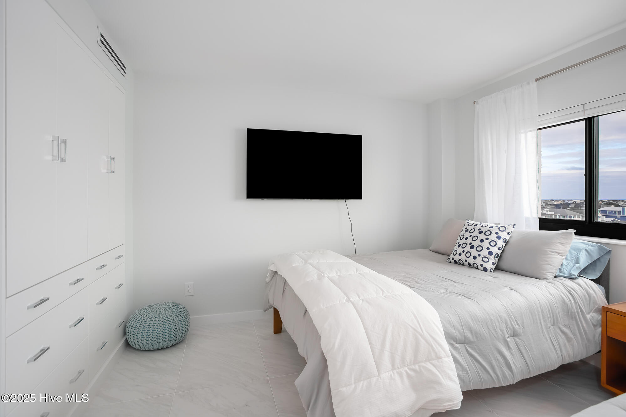 100544595 | Photo 16