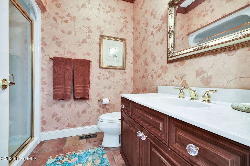 100564190 | Photo 26