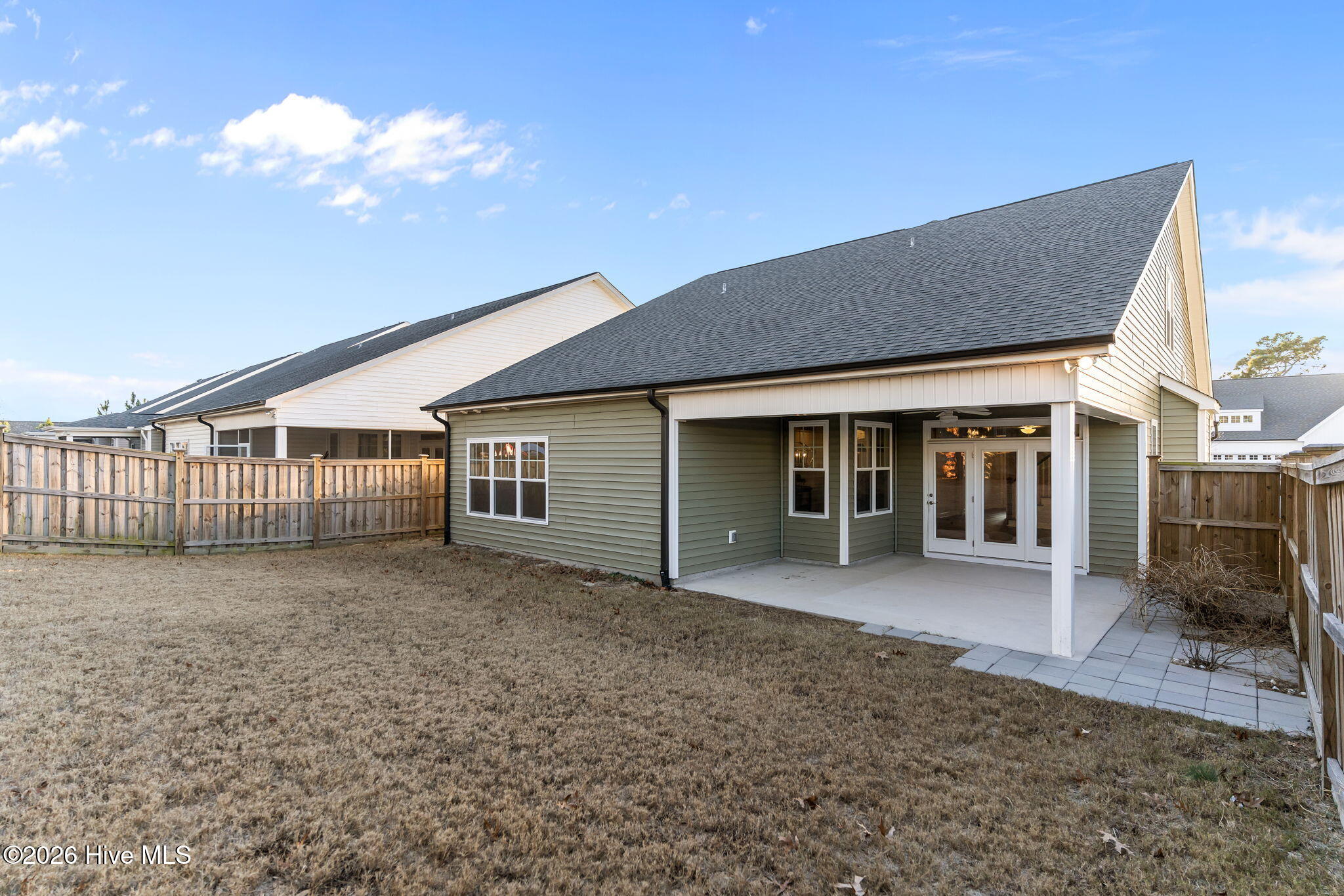 100548771 | Photo 37