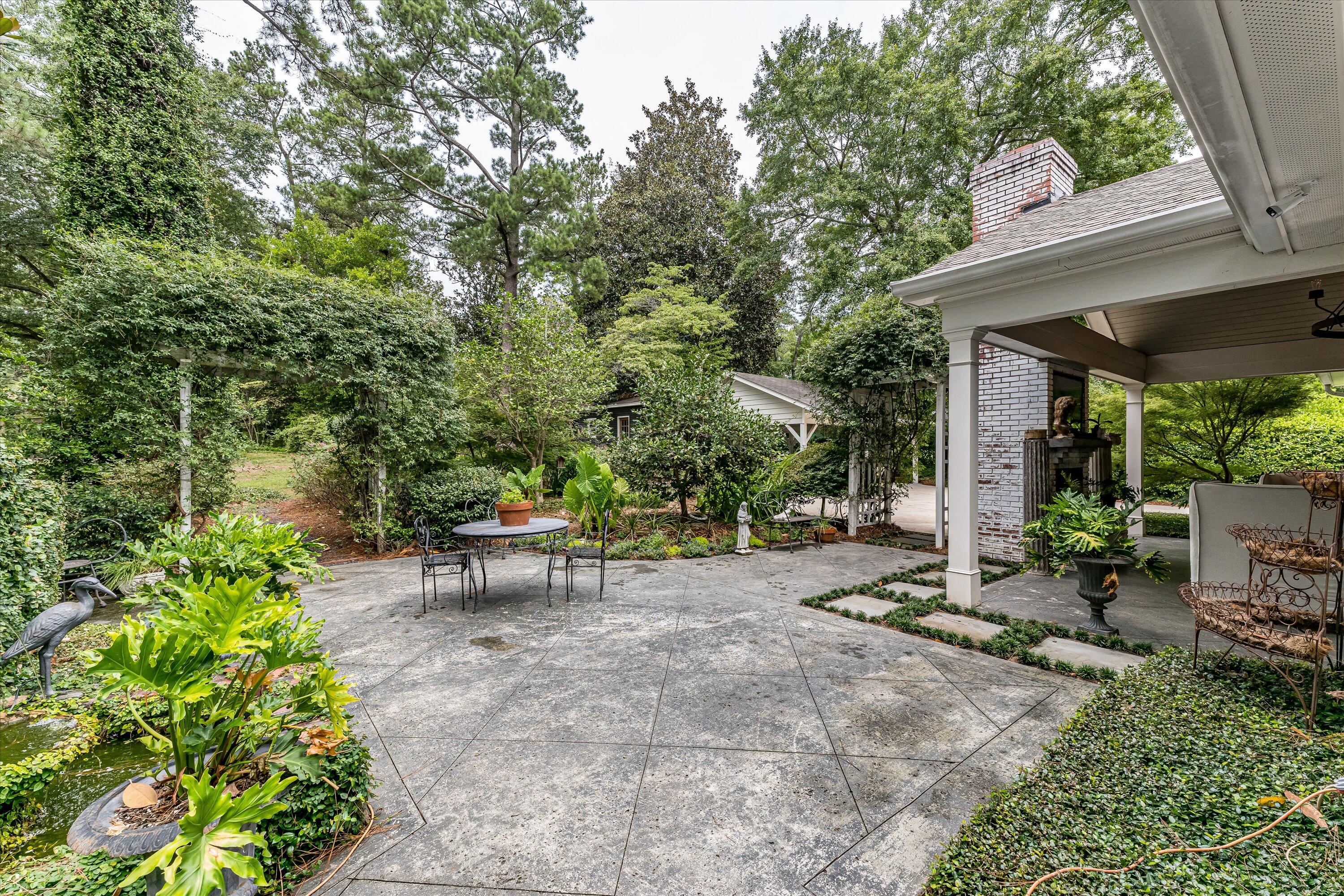52-P1571641