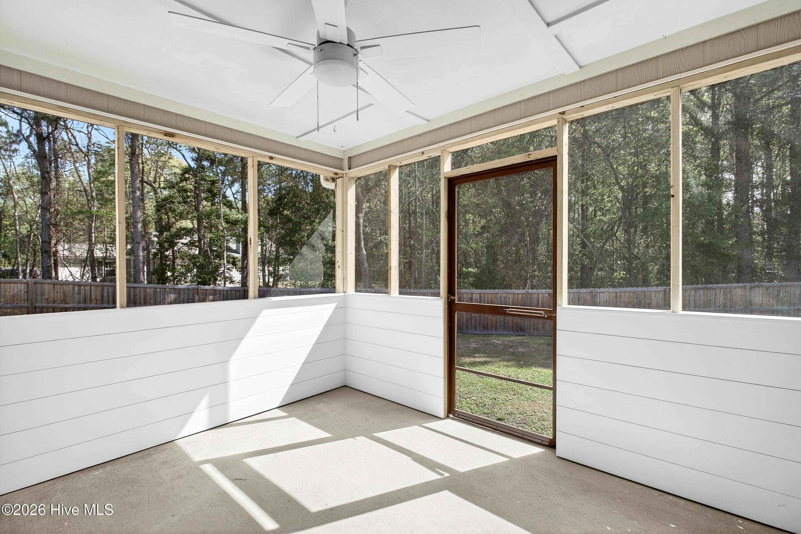 100566424 | Photo 21