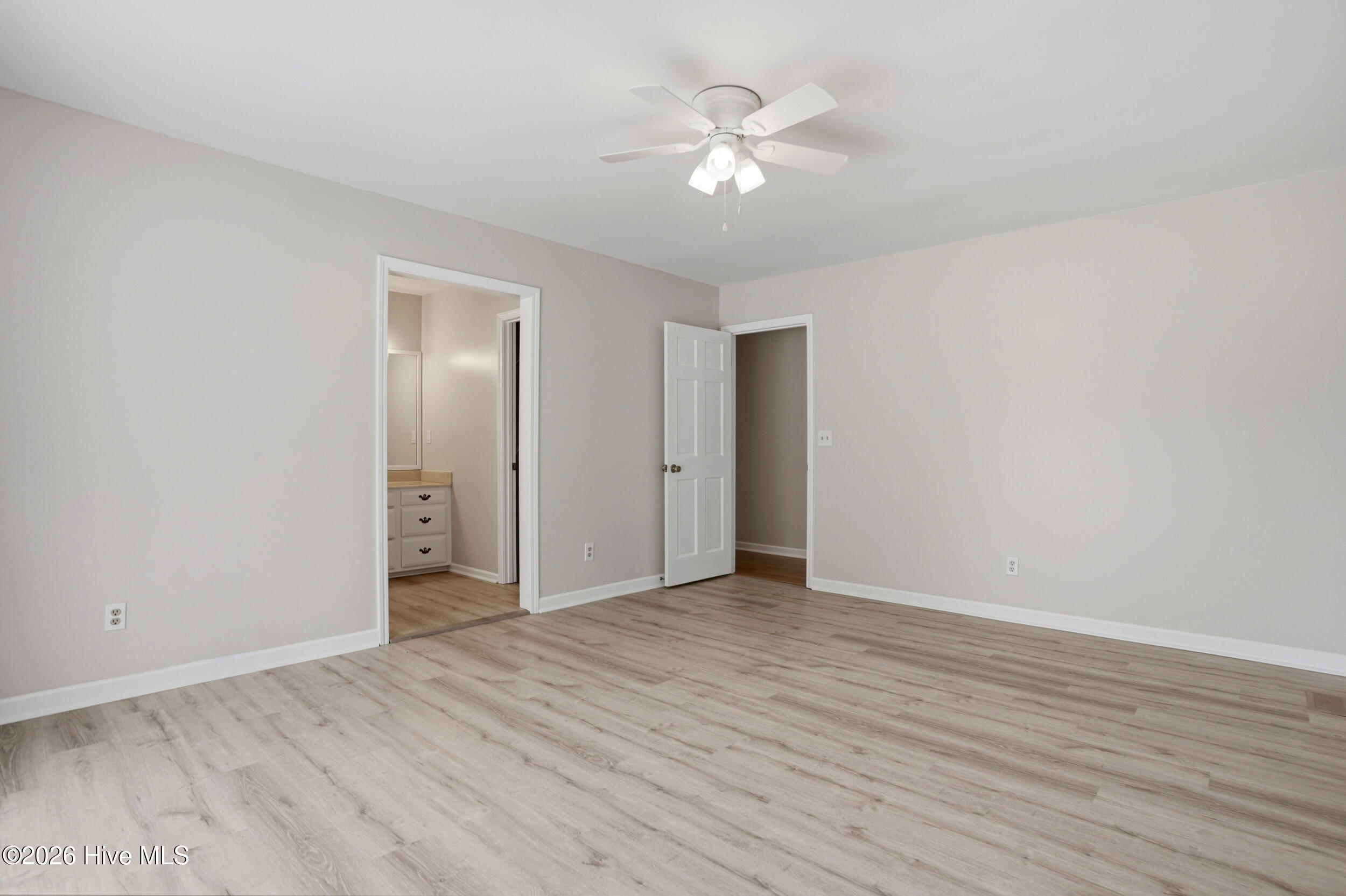 100555150 | Photo 54