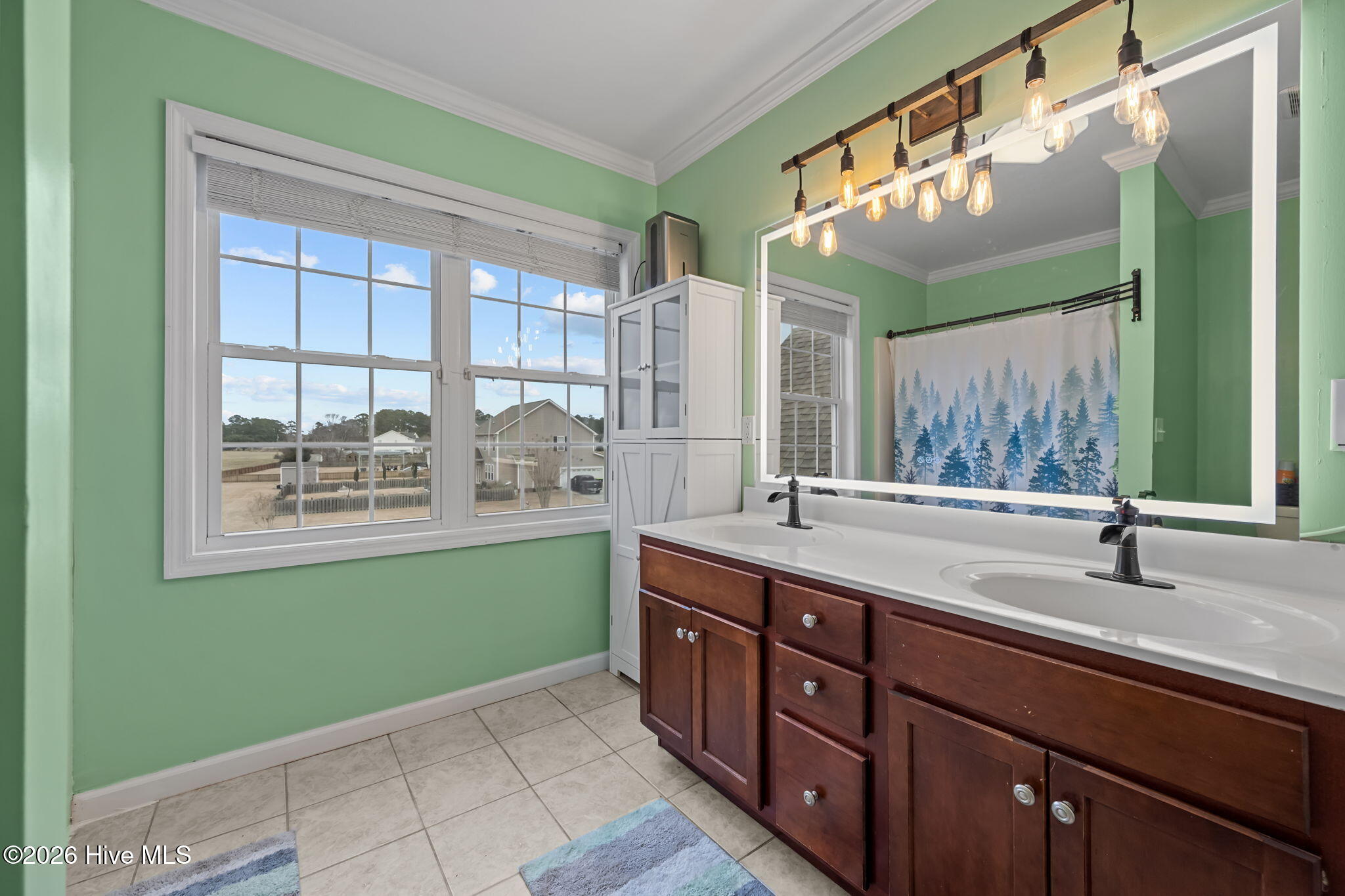 100557668 | Photo 27