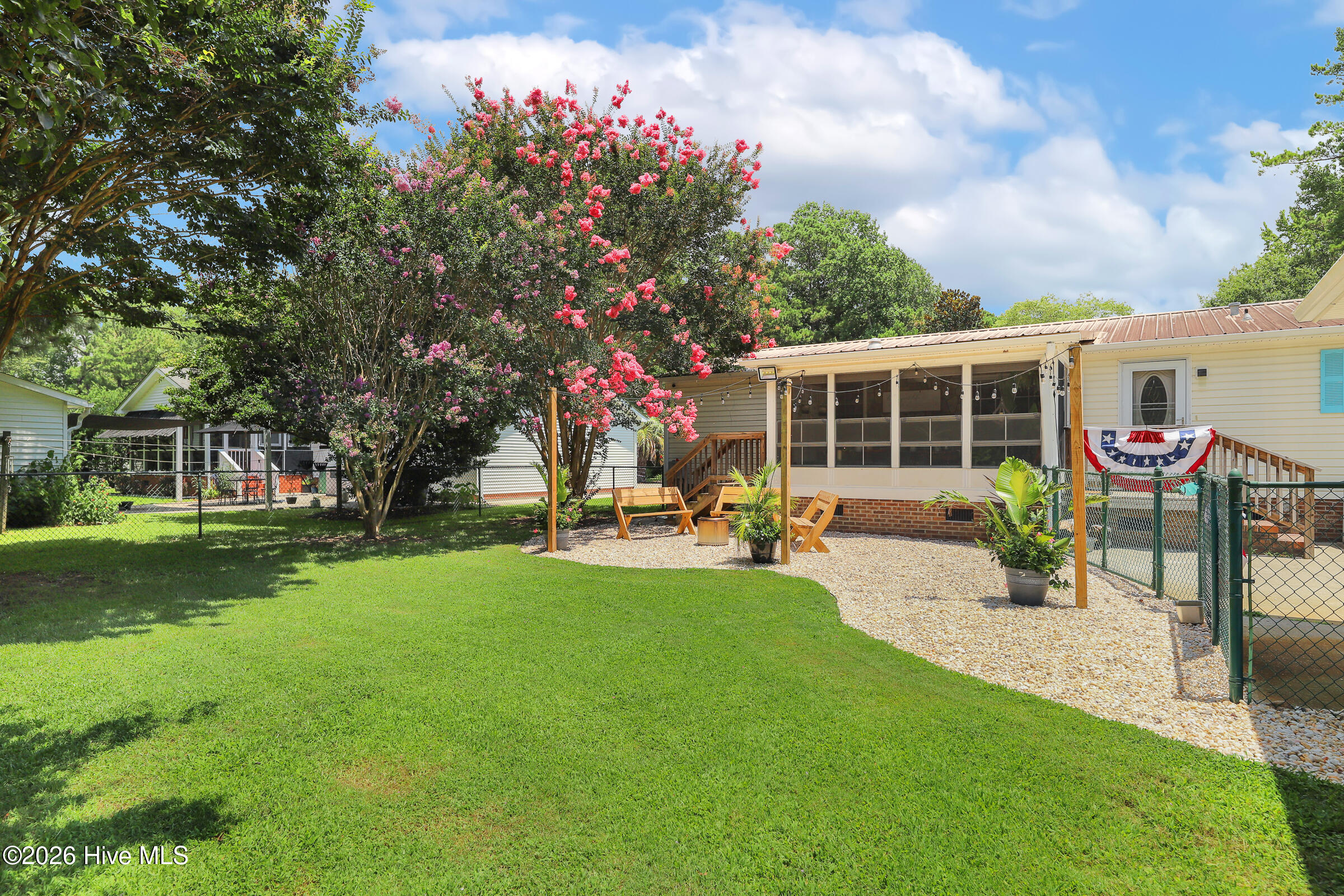 100560111 | Photo 39