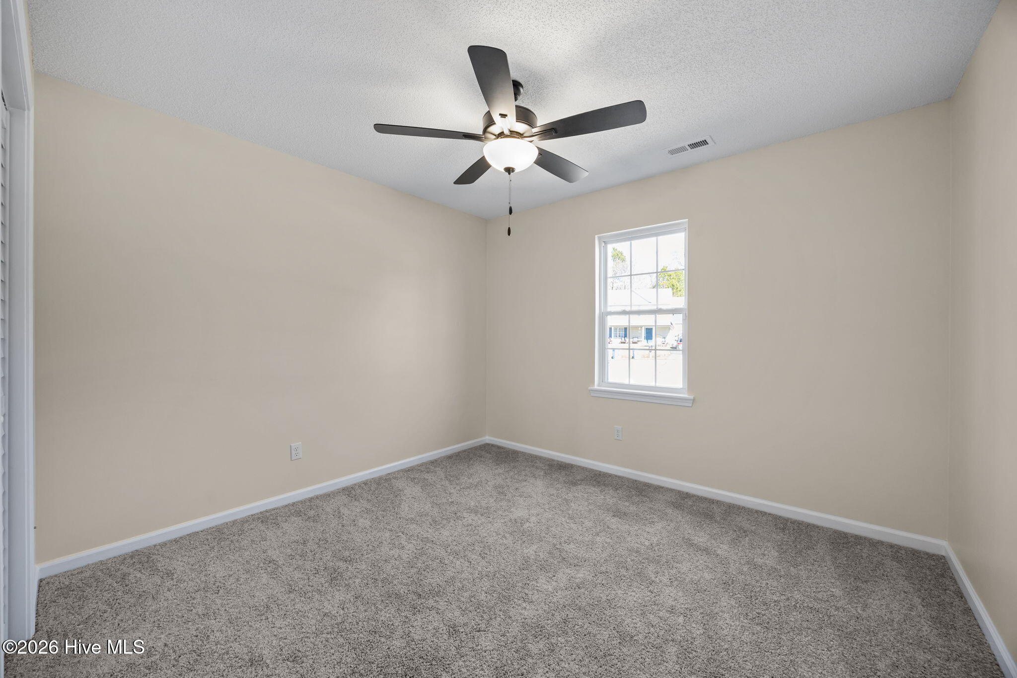 100554029 | Photo 24