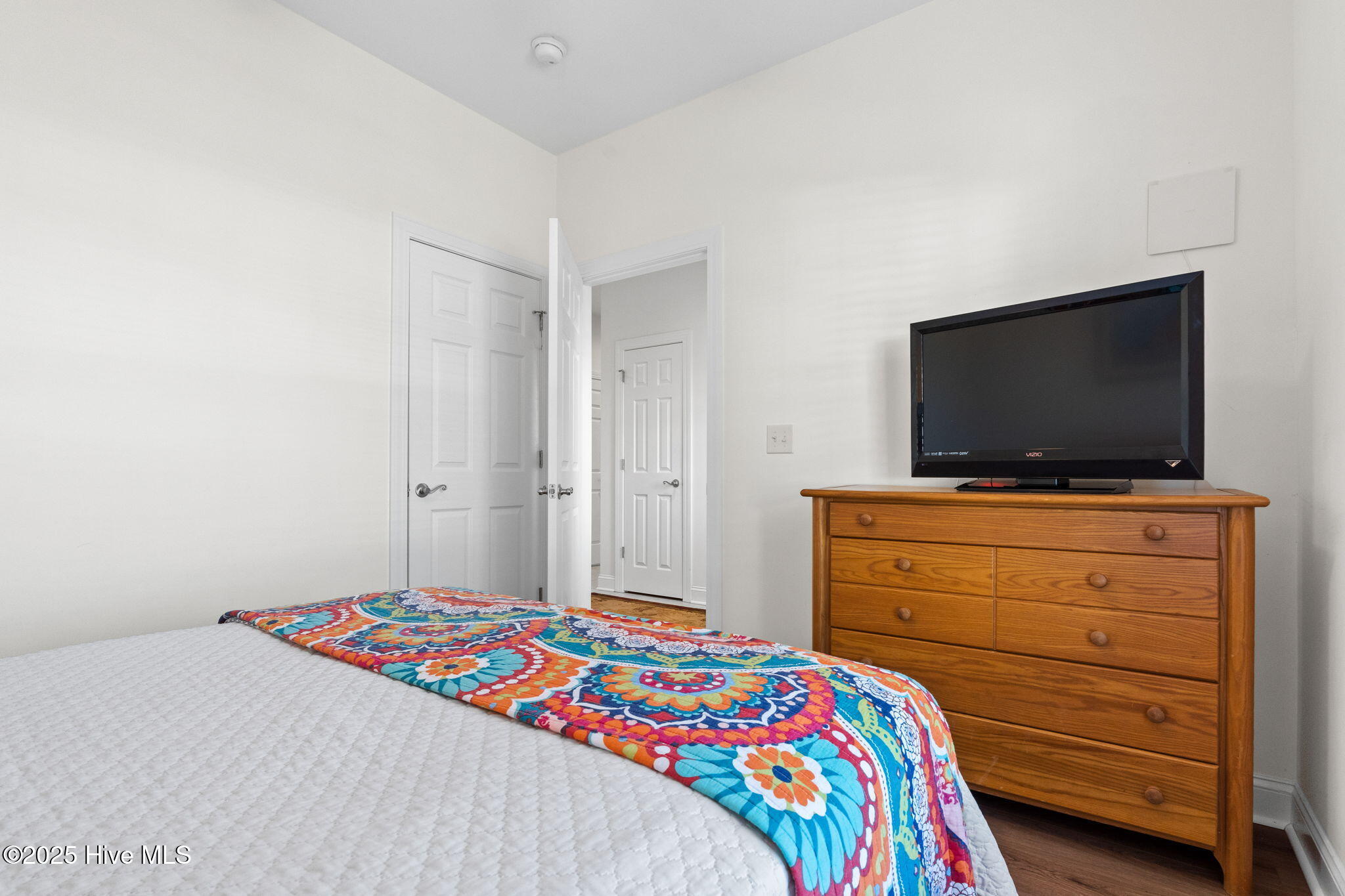 100536839 | Photo 24