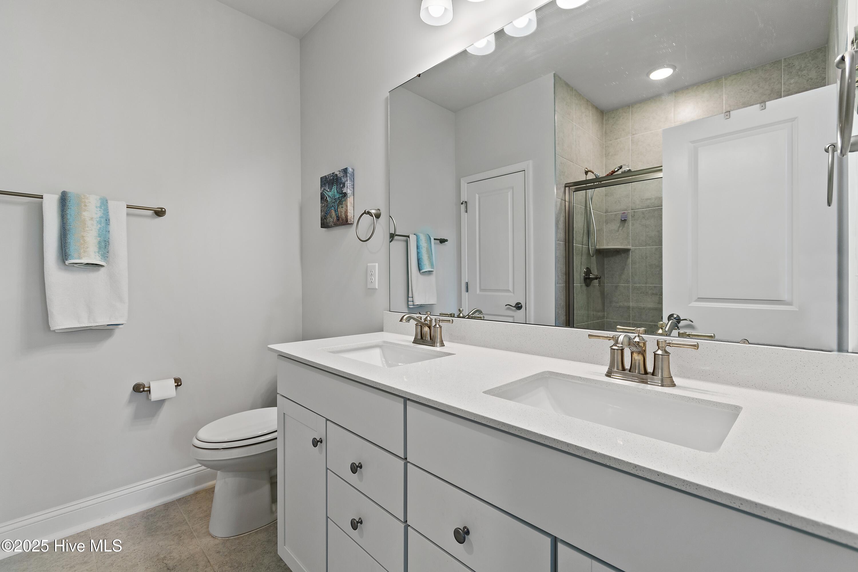 100532742 | Photo 19