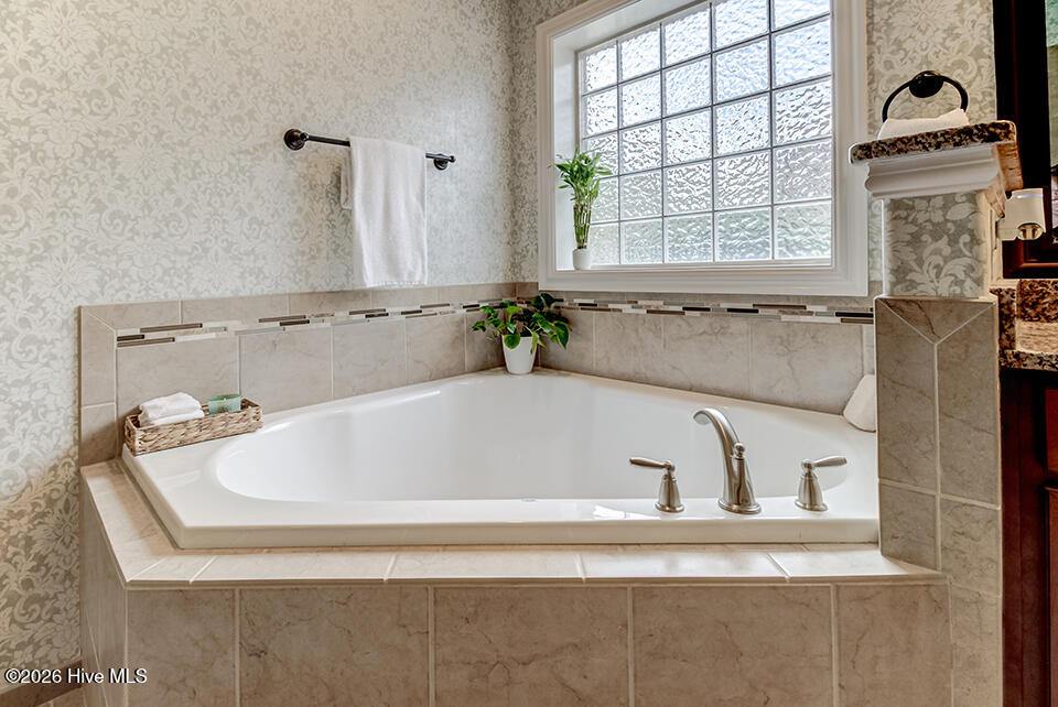 100548216 | Photo 20