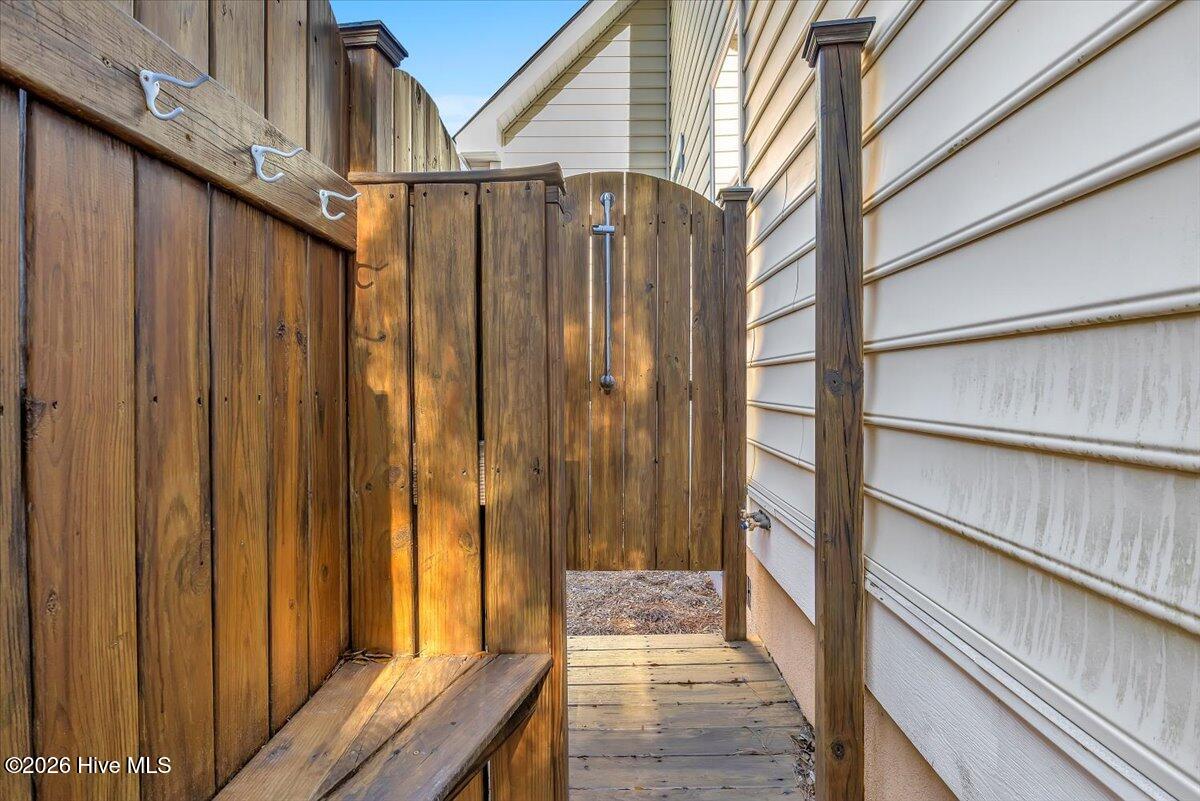 100550365 | Photo 49