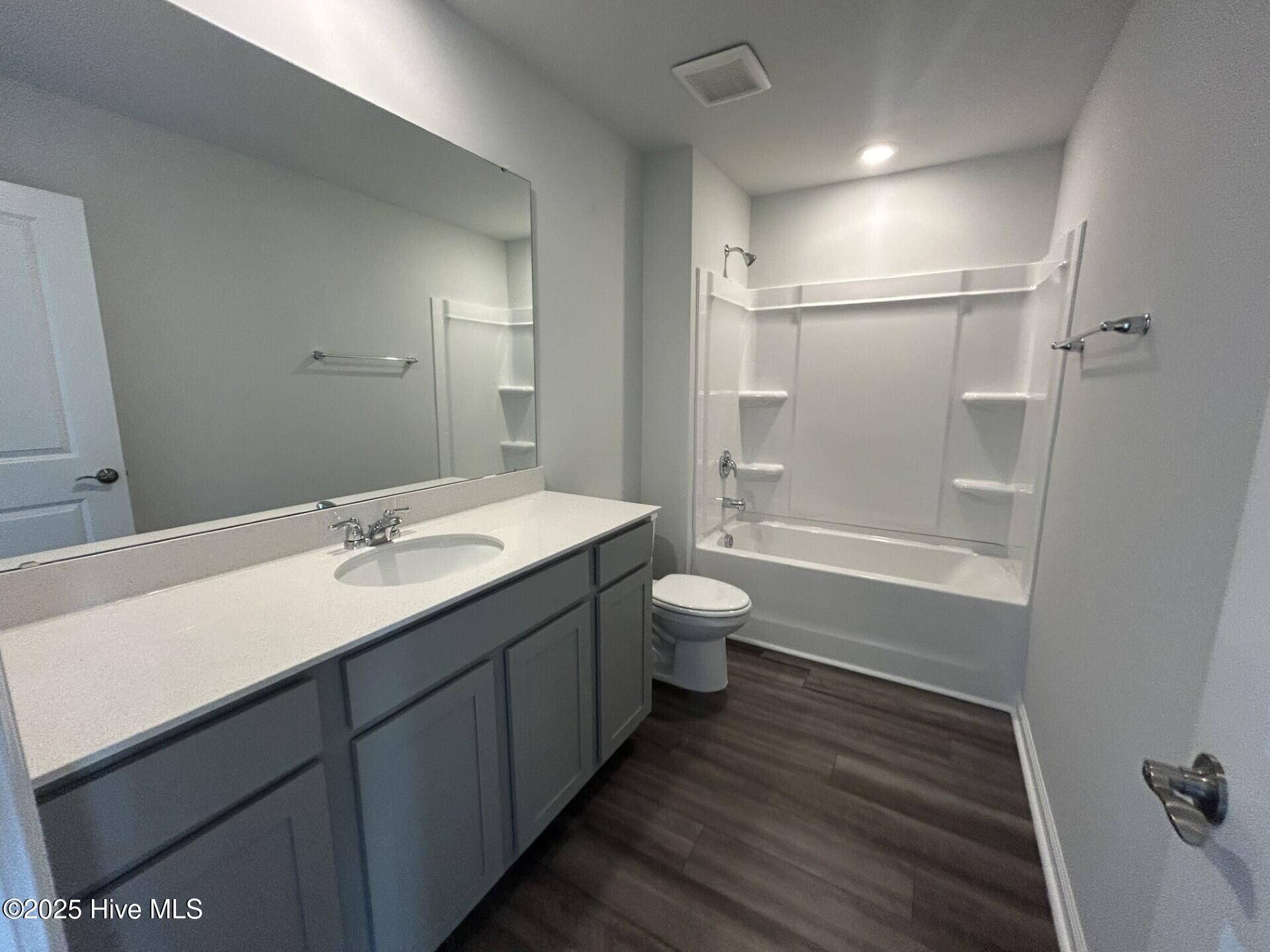 100525039 | Photo 24