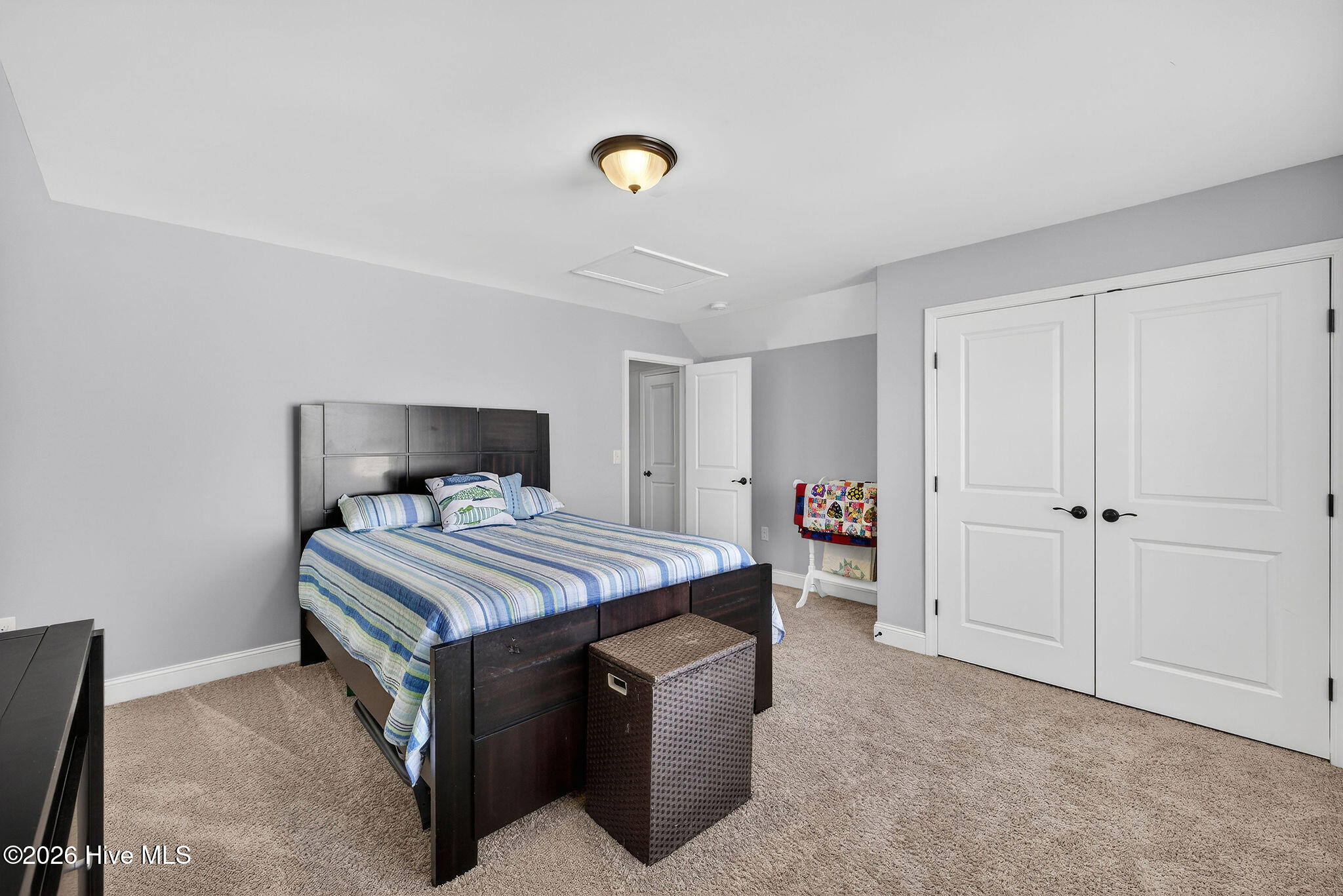 100547189 | Photo 31