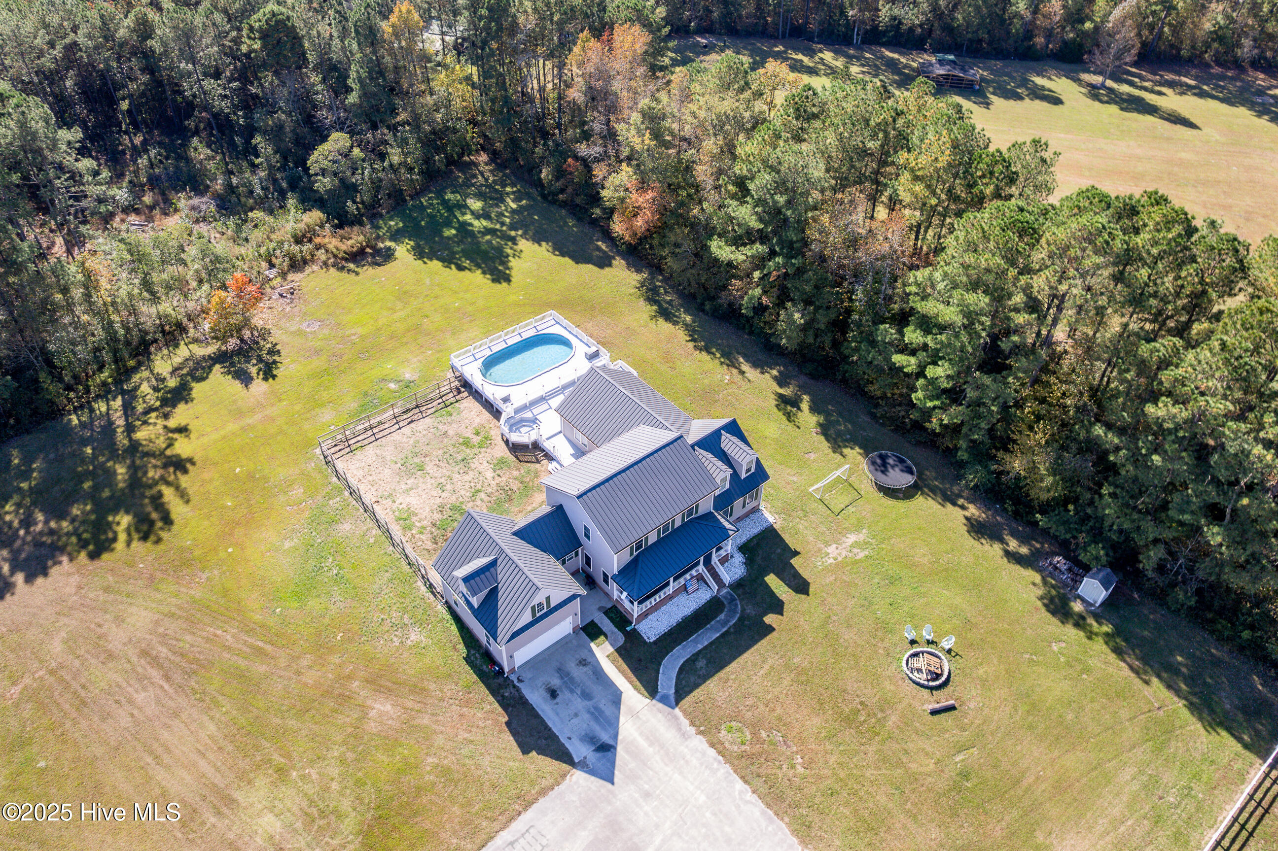 100540143 | Photo 60