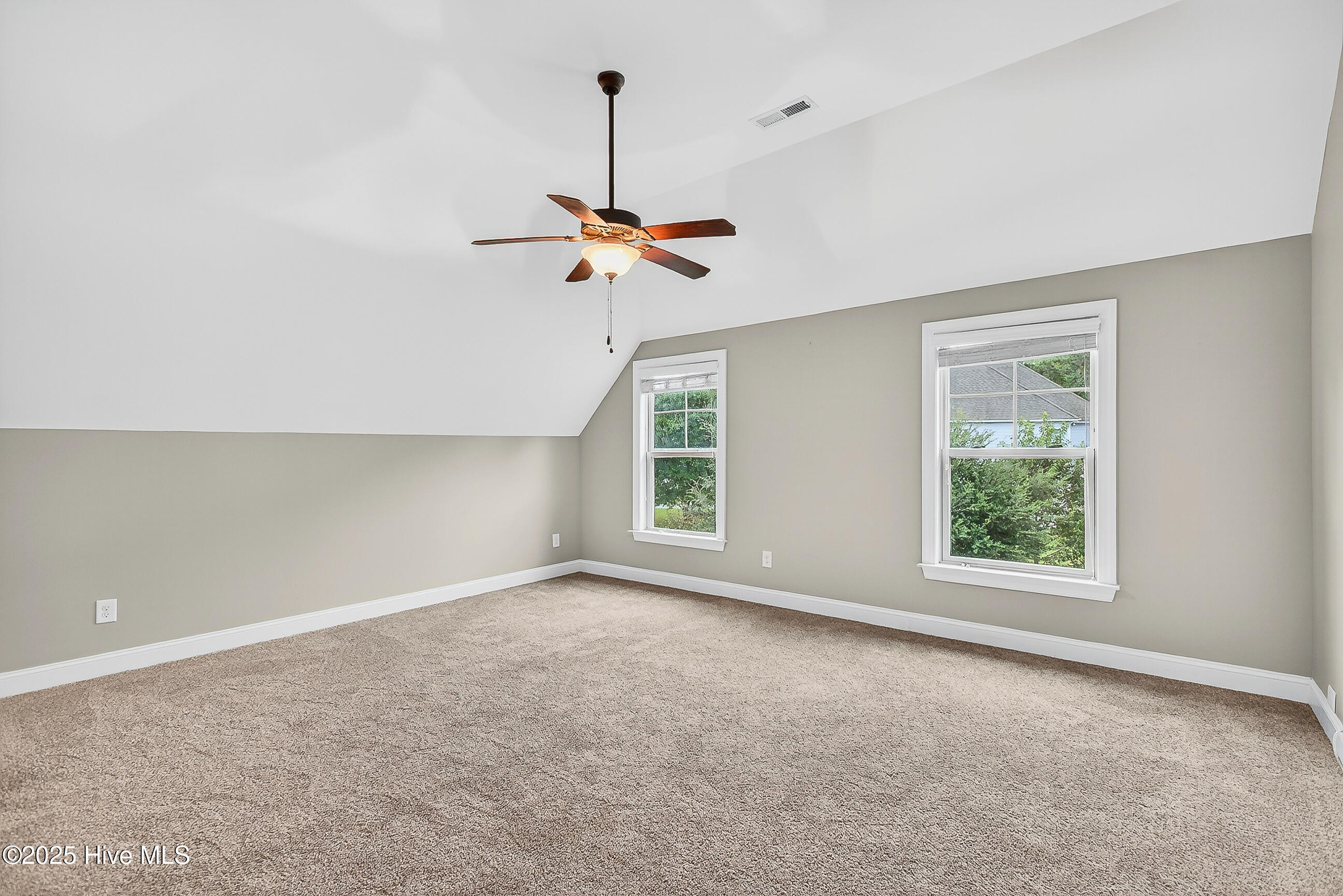 100534677 | Photo 41